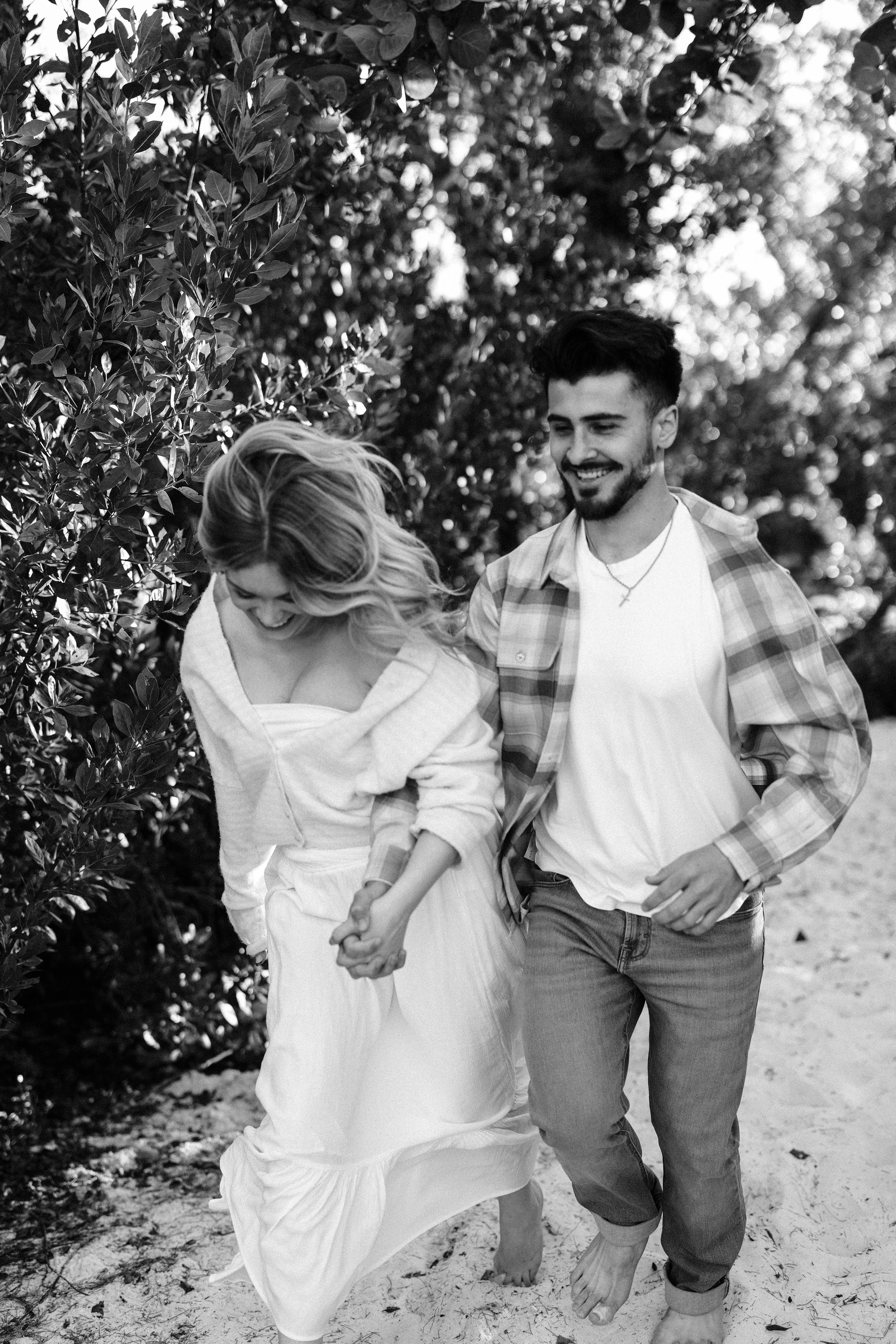 Hannah + Isaiah - Sarasota Engagement Photos - Beach Engagement Session - Mused Photo (12).jpg