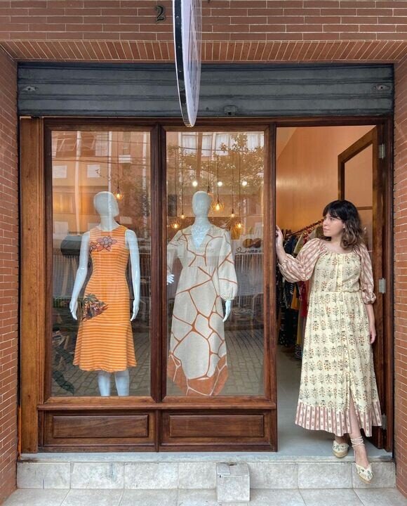 Interview com Poliana Almeida, Founder do CURADORIA VINTAGE, um Brechó Chic em Curitiba