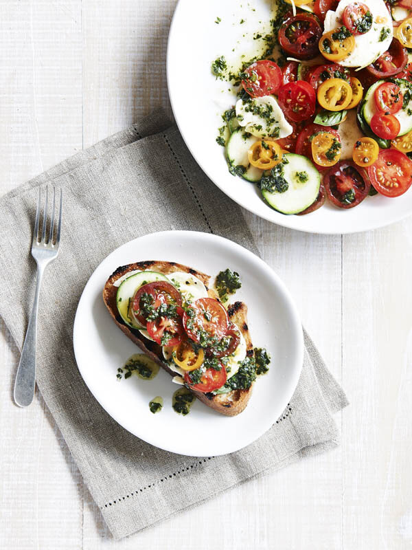 Salada de Tomate, Abobrinha, Buffalo mozzarella e Pesto