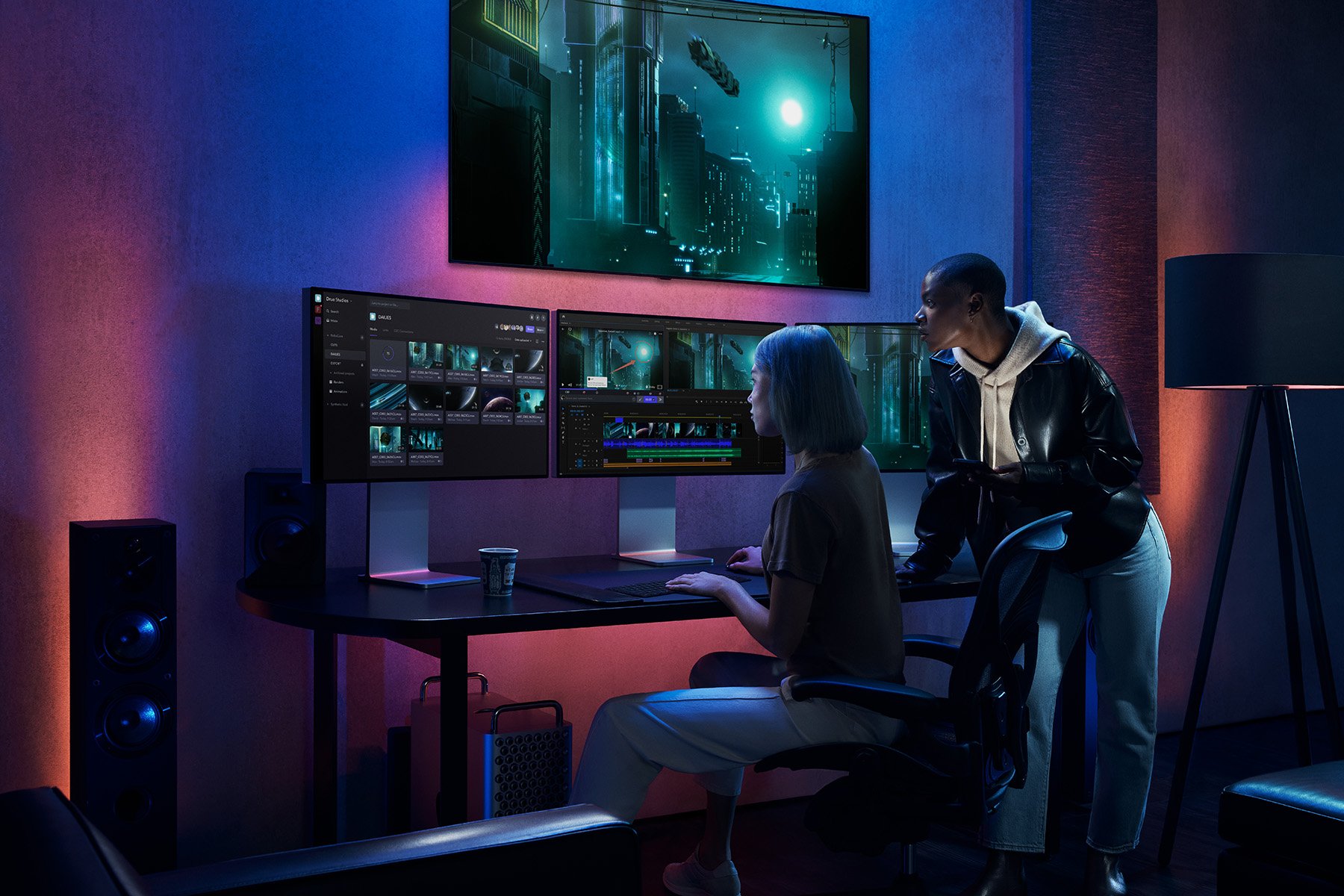 AD_FrameIO_VFX_Collaborators_OverShoulder.jpg