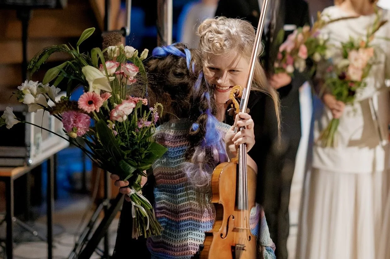 Mīlas dziesmas Starptautiskajā Garīgās mūzikas festivālā ir izdziedātas. Pateicība Valsts Akadēmiskajam korim &ldquo;Latvija&rdquo;, Kristai Auderei, visai komandai un katram klausītājam!
Foto: Kaspars Teilāns