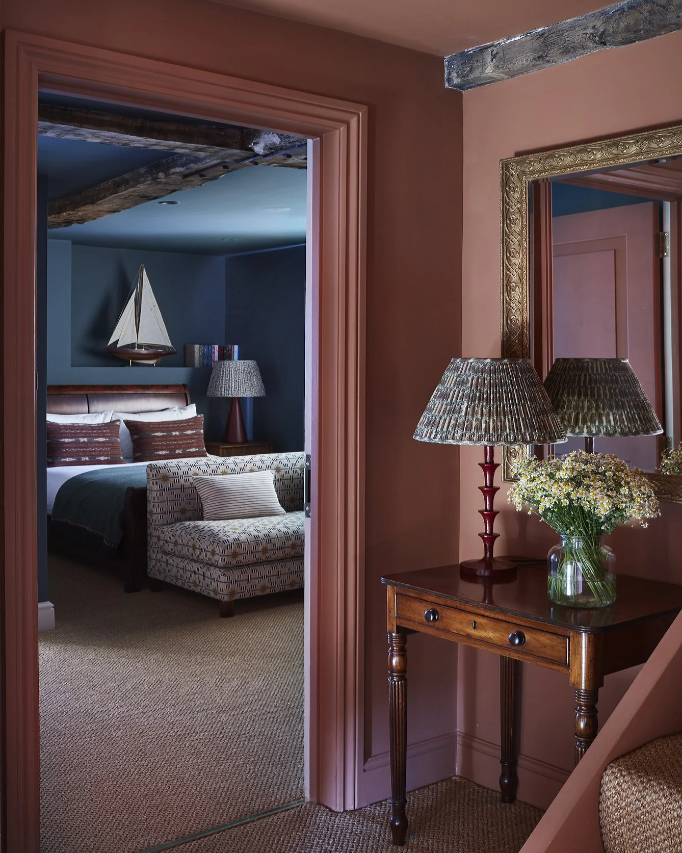 burrow_ 2_22-08-25_0618_v6_mstr_mstr_72.jpg