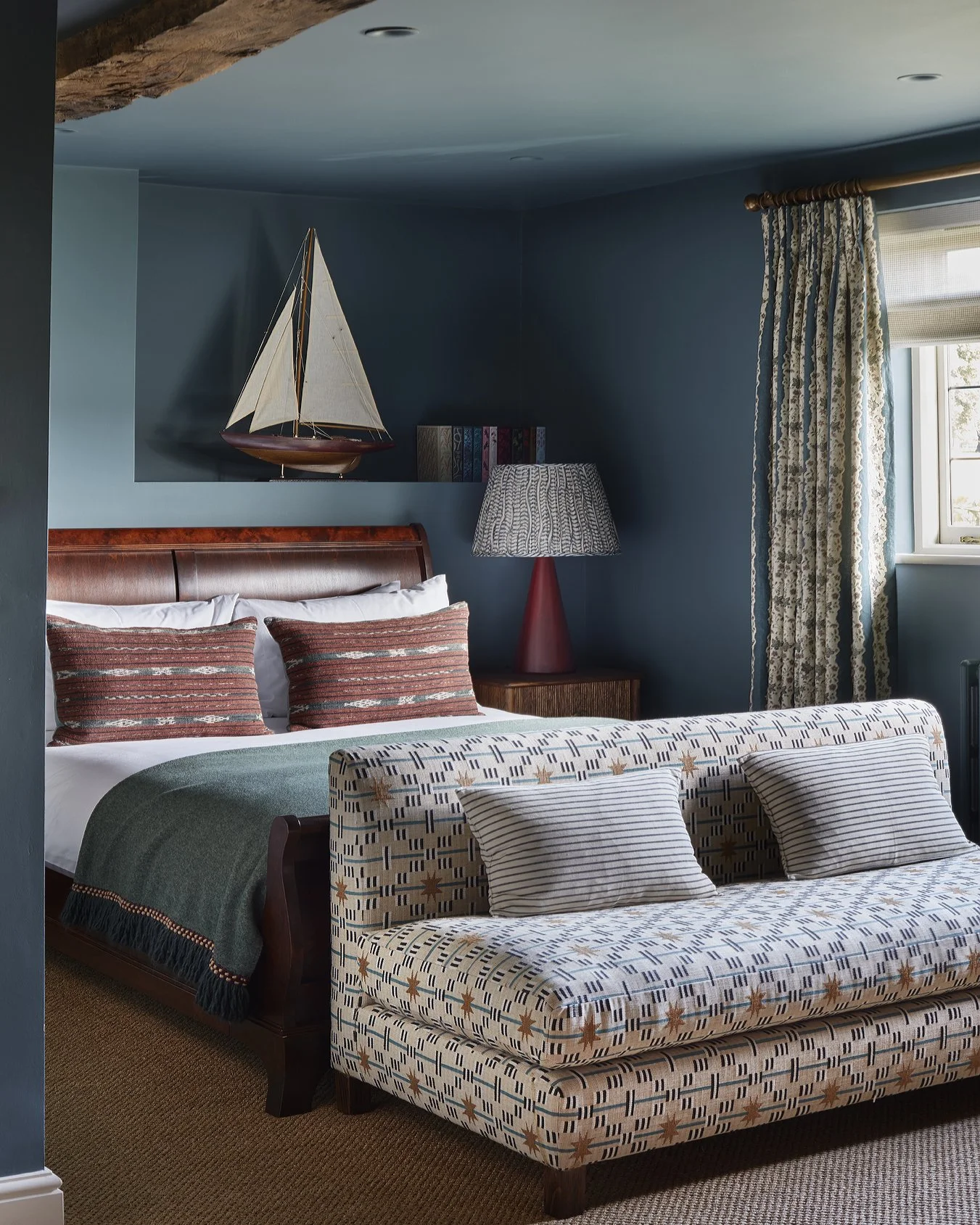 burrow_ 2_22-08-25_0632_mstr_72.jpg