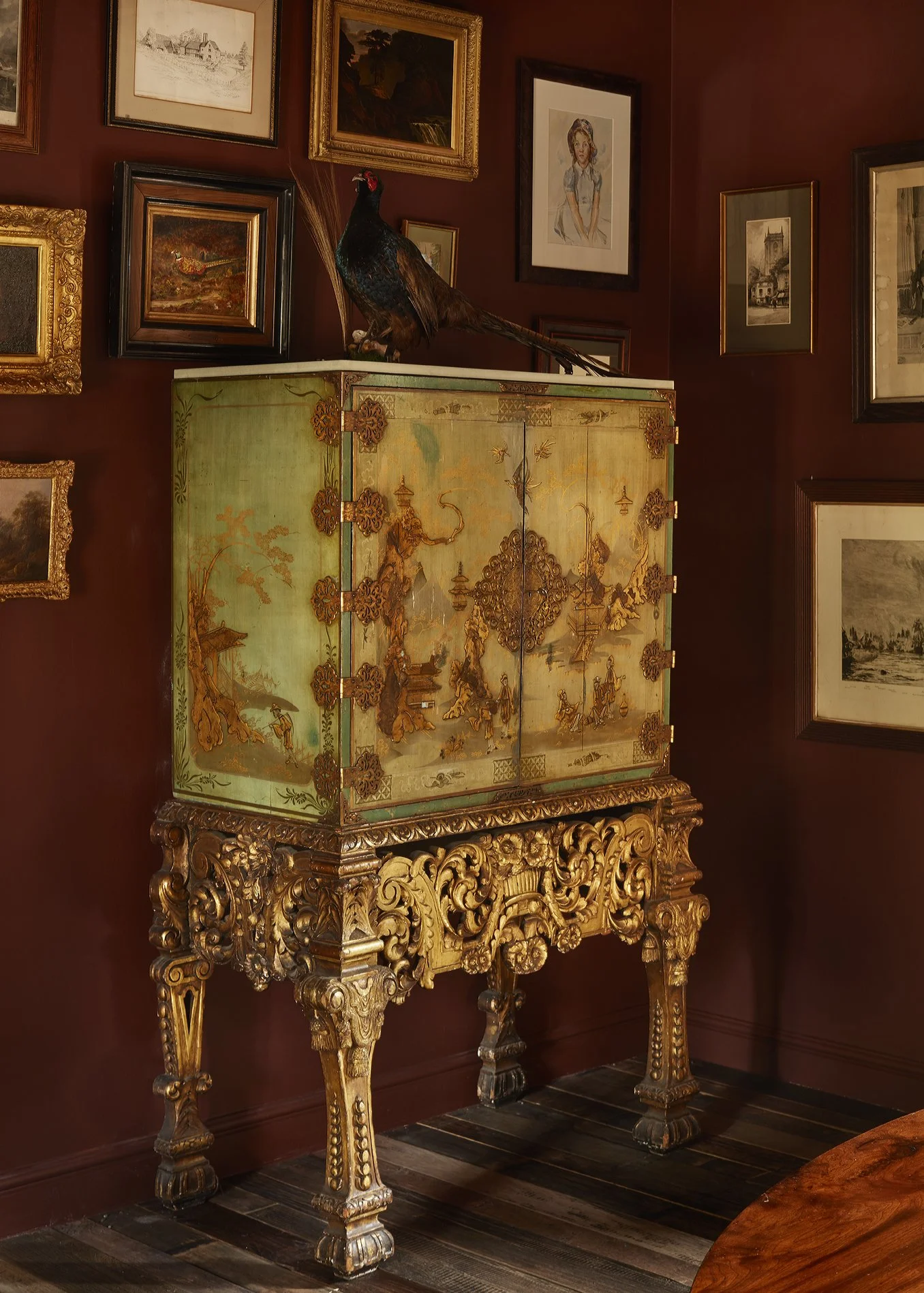 burrow_ 2_21-08-25_0088_lght_mstr_72.jpg