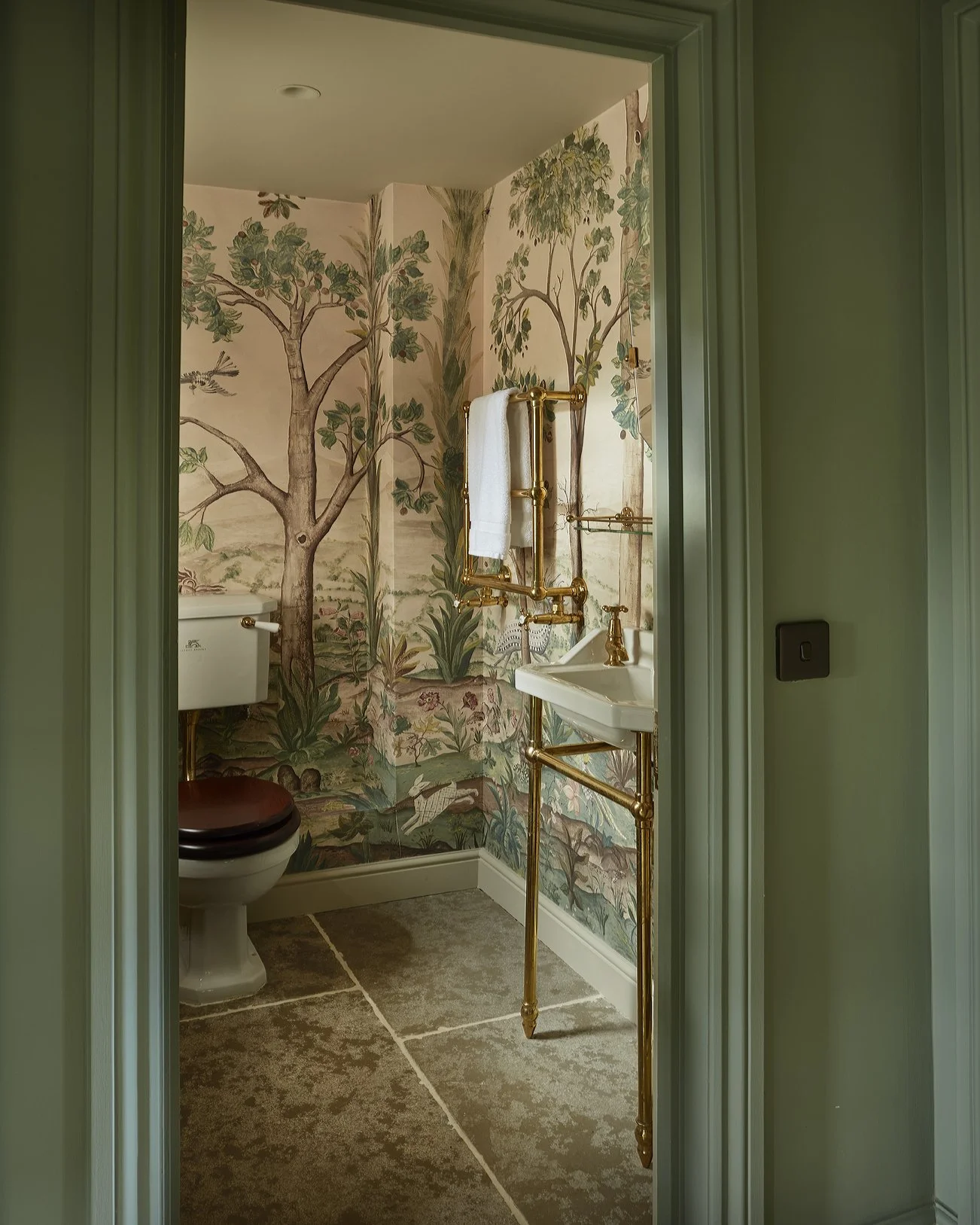 burrow_ 2_21-08-25_0386_mstr_72.jpg