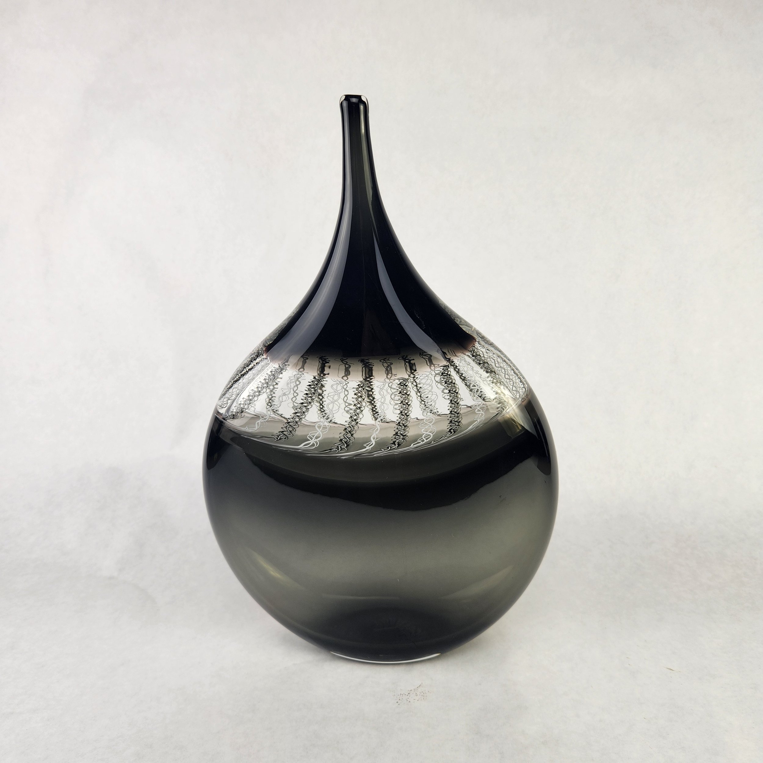 Dusk and Dawn: Pointed Pill Vase