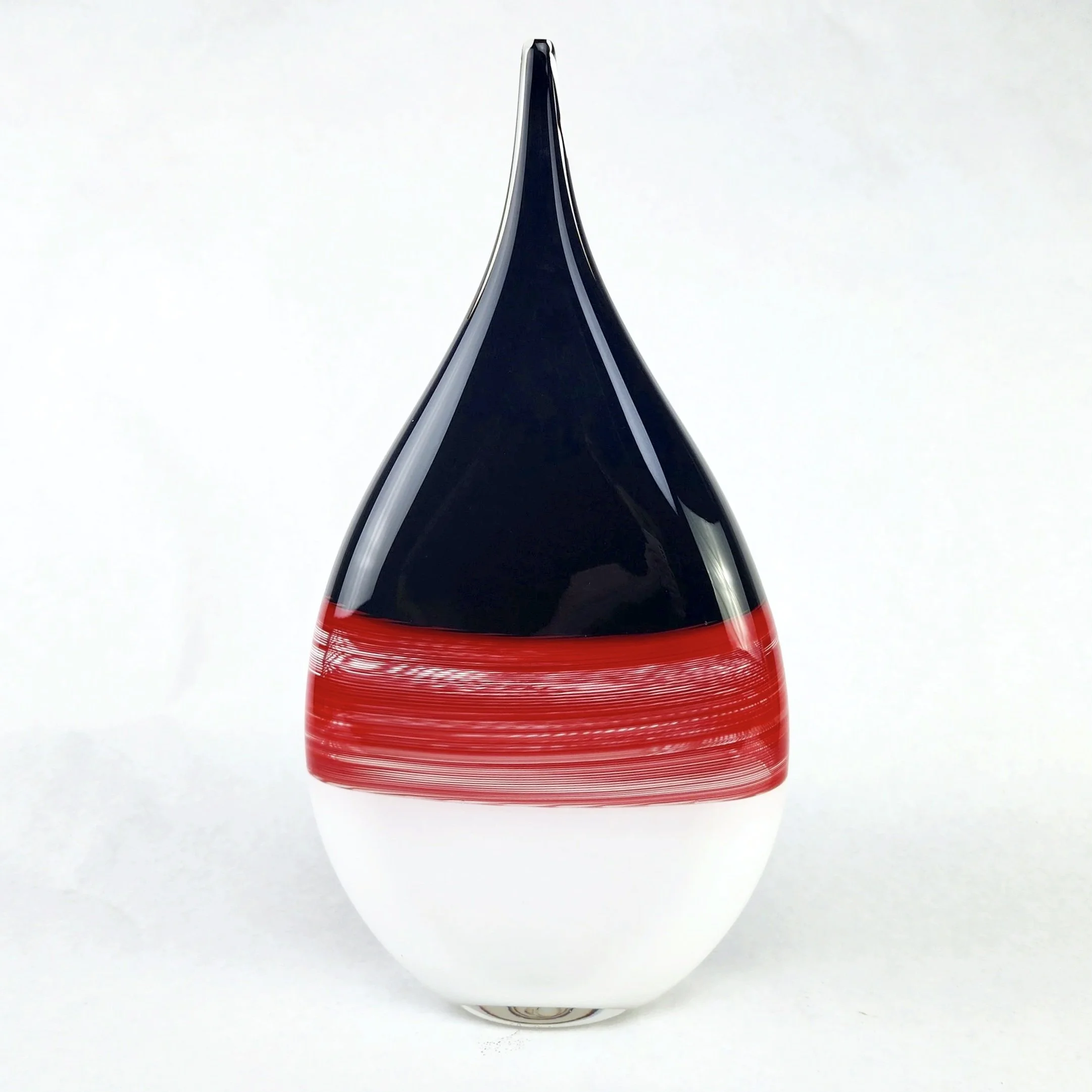 The Romantic: Pointed Pill Vase