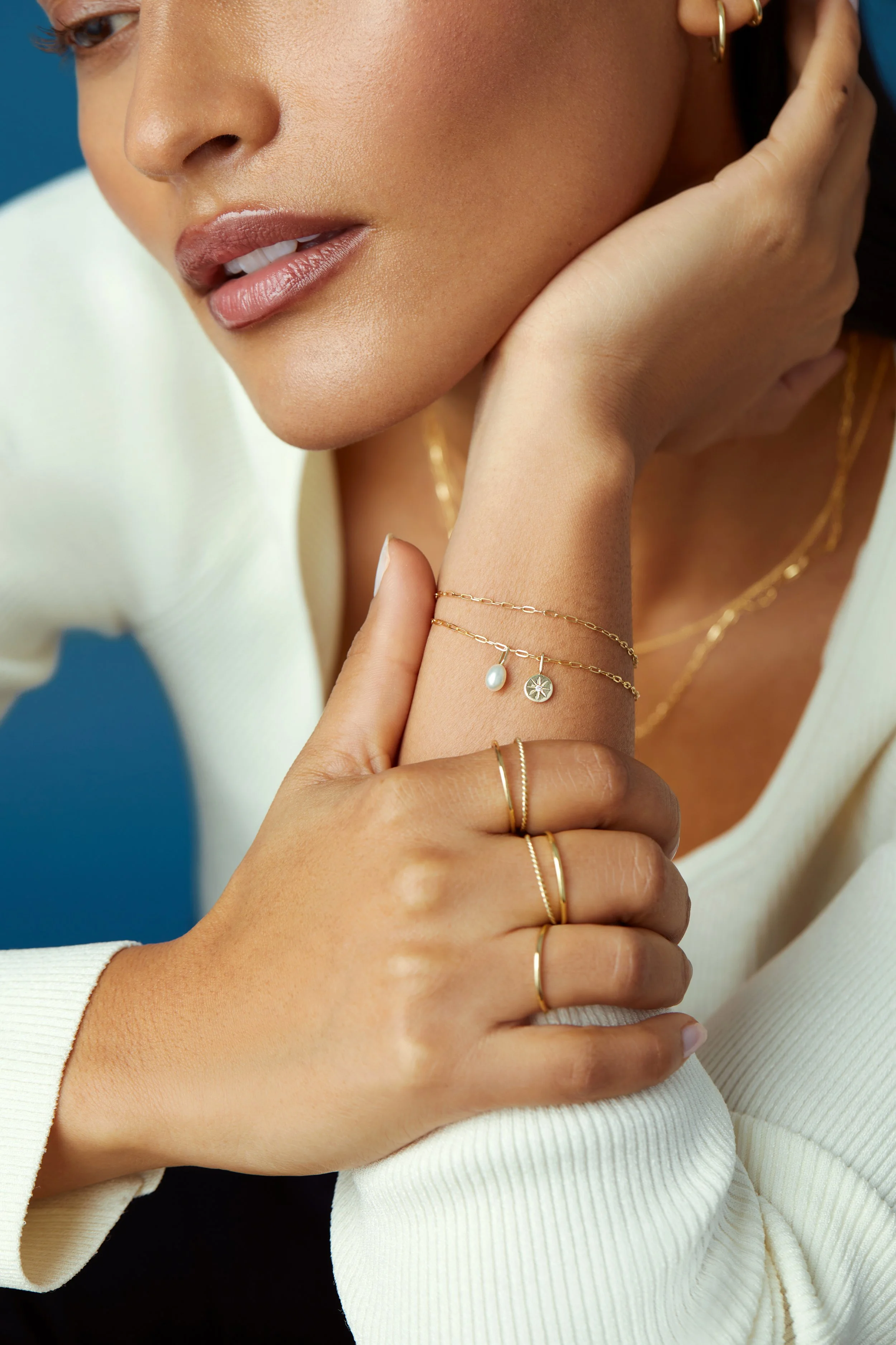 23-01-17_10k-Solid-Gold_EditoOM_Shot 3_25.jpeg