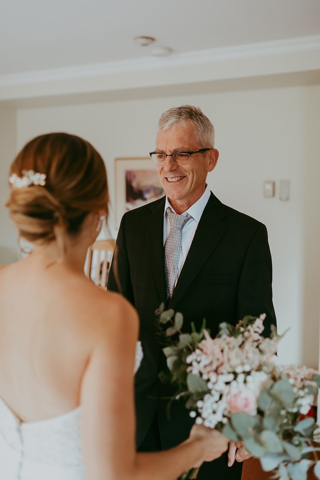 the-briars-resort-and-spa-outdoor-july-summer-wedding-toronto-bride-getting-ready-father-first-look-1.jpg