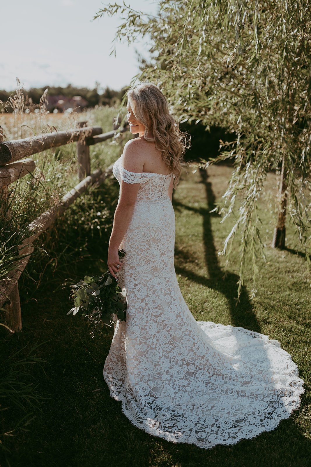 toronto-outdoor-rustic-summer-wedding-bradford-barn-bride-bridal-portrait.jpg
