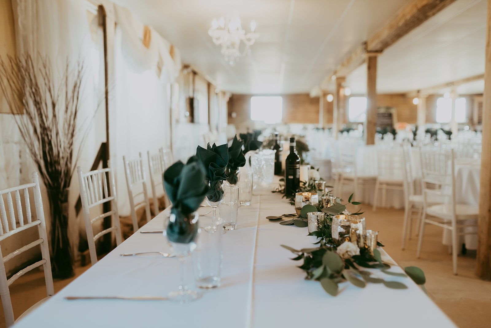 toronto-outdoor-rustic-summer-wedding-bradford-barn-reception-details-6.jpg