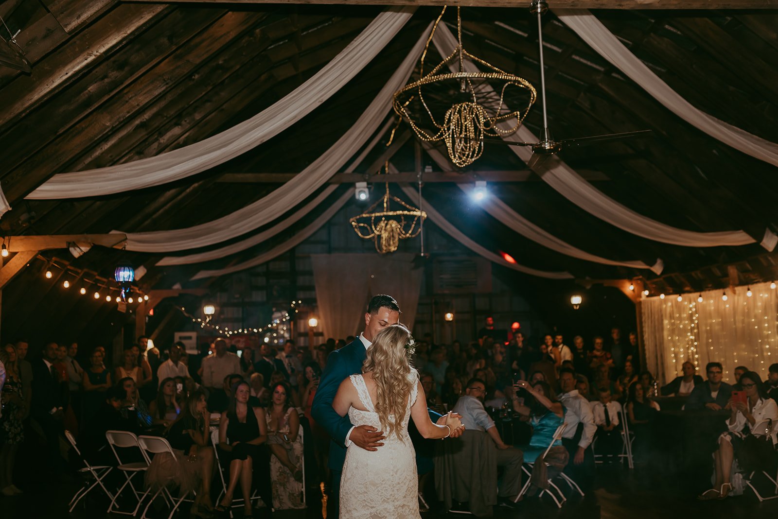 toronto-outdoor-rustic-summer-wedding-bradford-barn-reception-first-dance-bride-groom.jpg