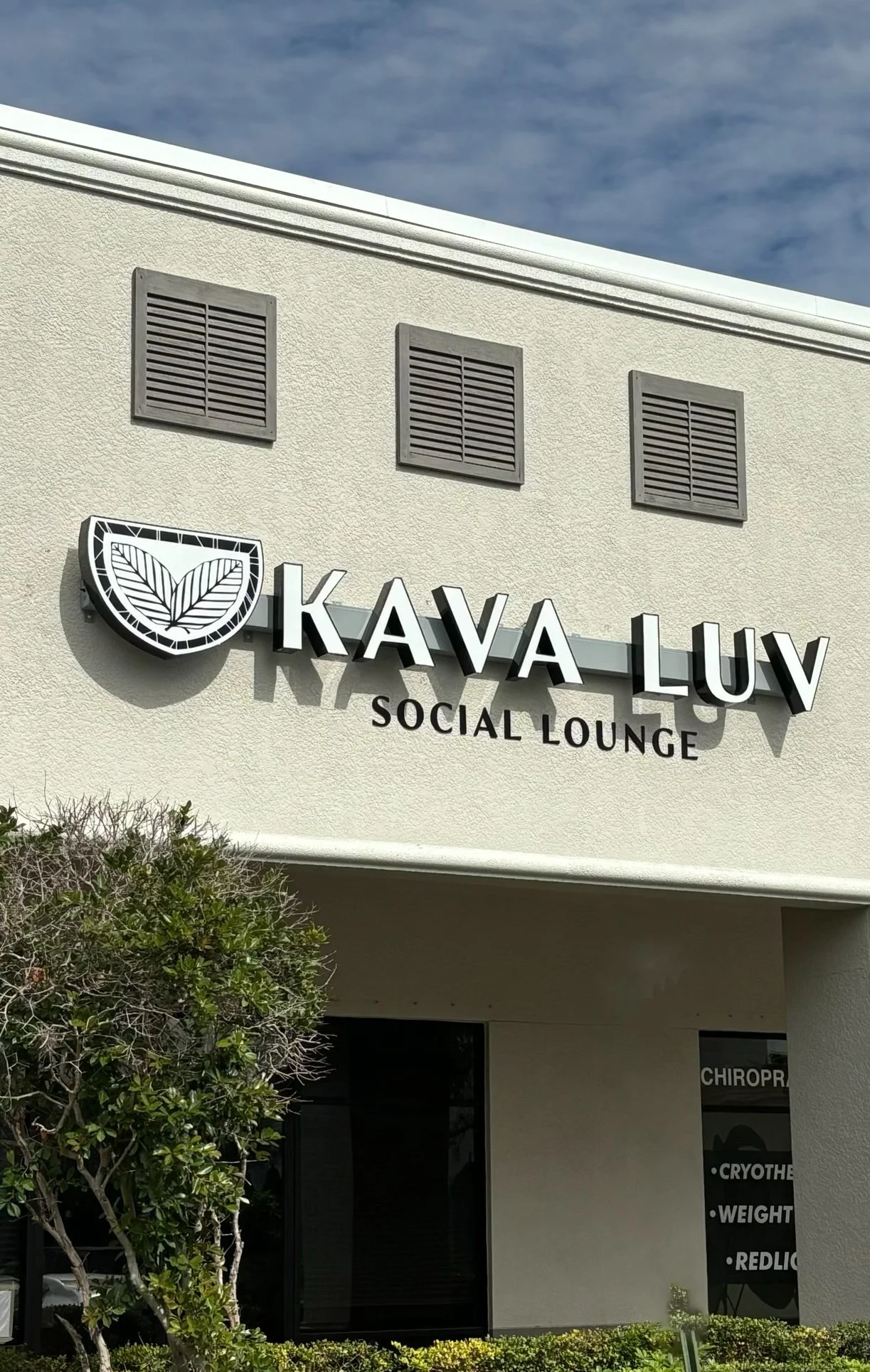 Kava Luv's Second Location: A Haven for Bar Enthusiasts