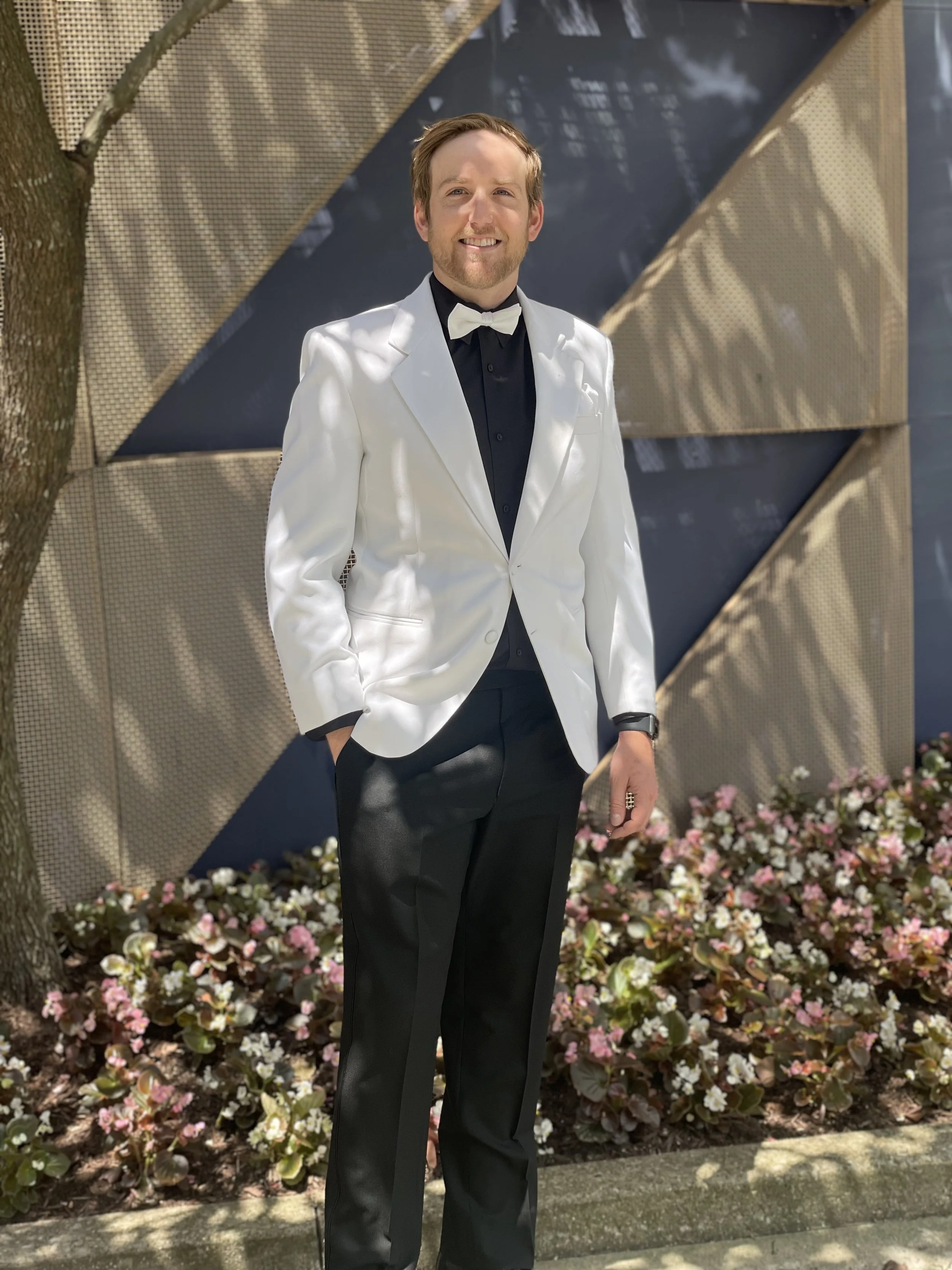 Perry Ellis  White Freedom Style# 09783
Features:
Available in 2 or 3 Button Front, Satin Notch Lapel.
