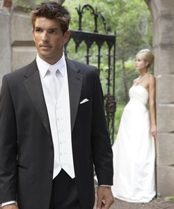 Sam Meyers Notch Style# 8021
Features:
Two Button Front, Satin Notch Lapel.
