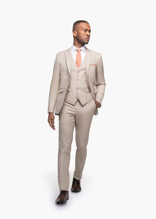 7/26 British Tan Notch Suit
Features:
Available in Modern and Slim
100% Super 130s Wool, Matching Vest Available, Hidden Flex-fit Waistband
