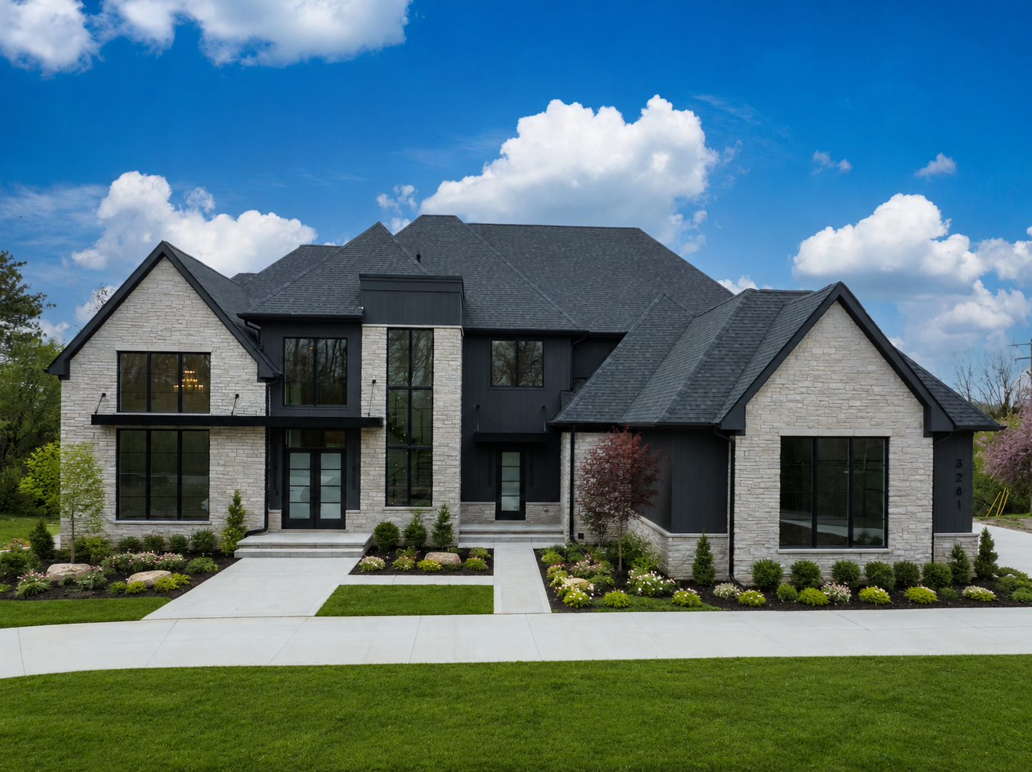 Chloe | 6,350 SF