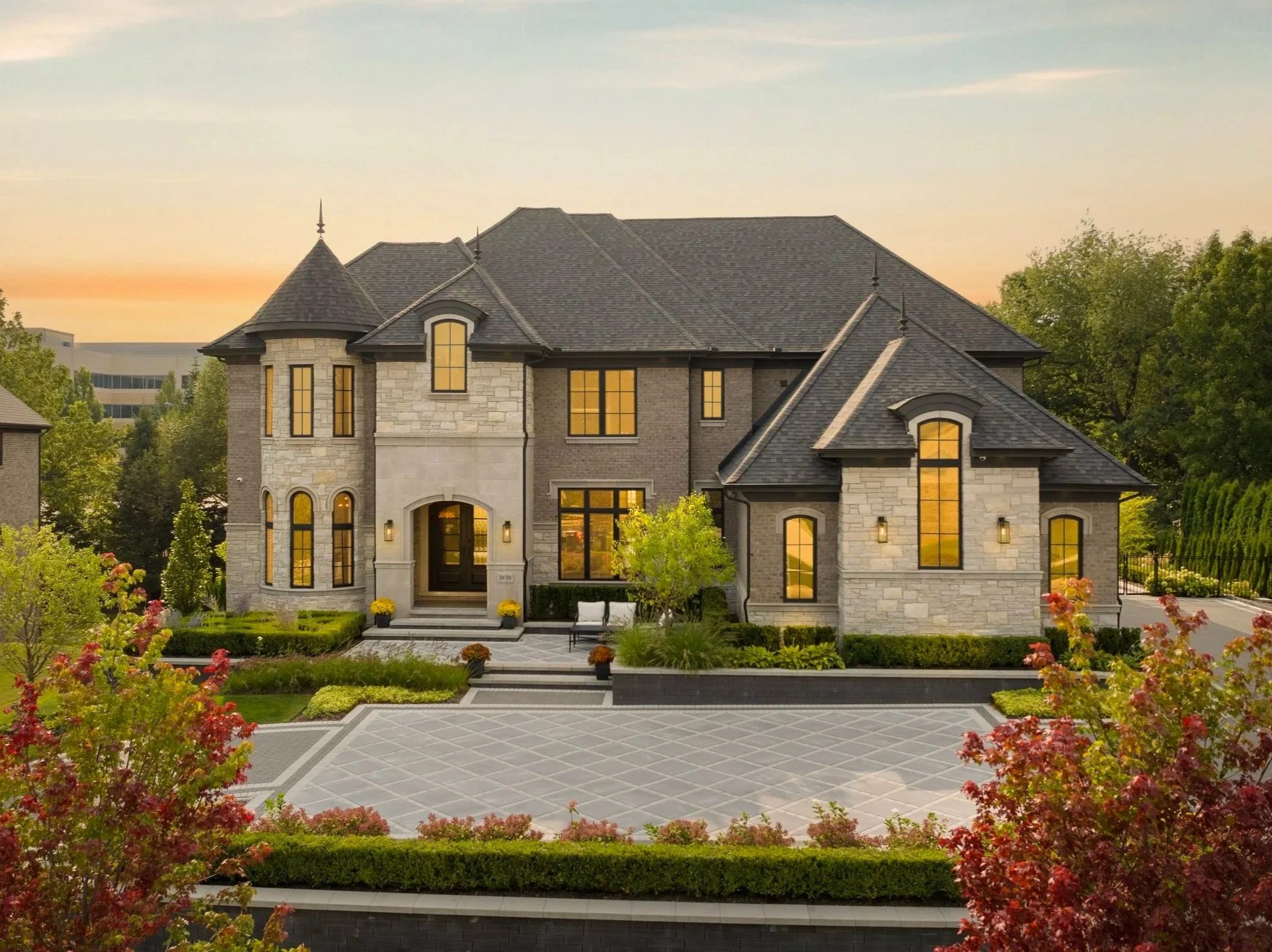 Rania | 7,600 SF