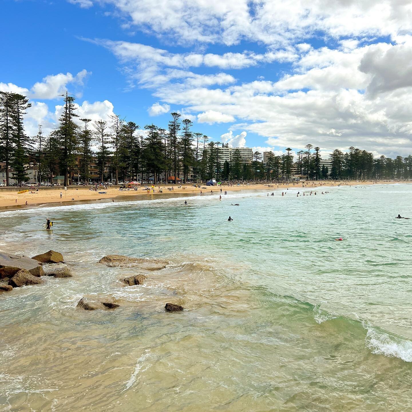 Collaroy &amp; Long Reef 🪸 
Moments captured running the last few weeks 📸
.
.
.
#collaroy #longreef #northernbeaches #northernbeacheslocal #photography #beachlife #snapshots
