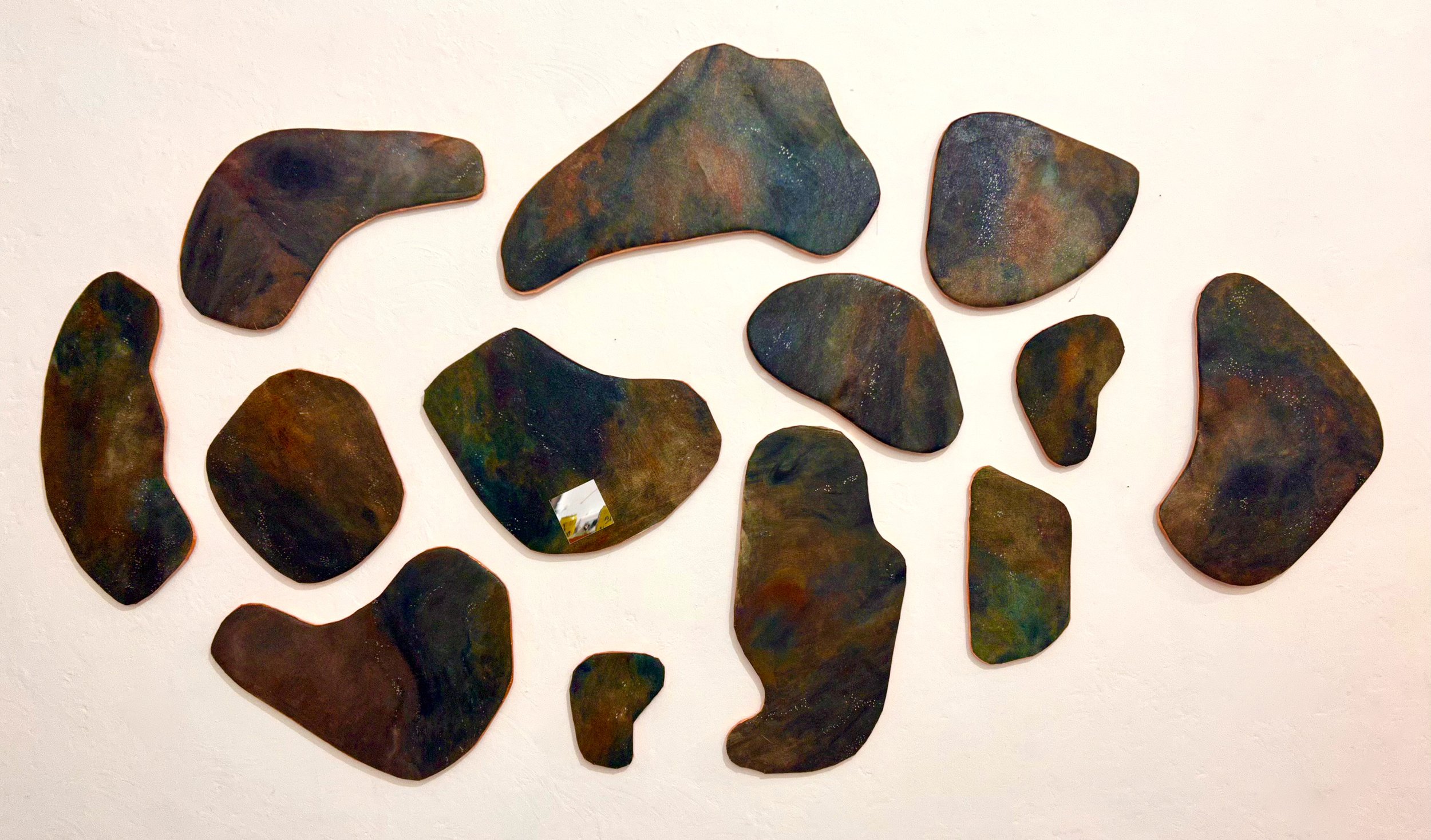 A Collection of Disjoint Sets (2023)
Oil, canvas, wood, copper, and glass
5.5’ x 3’
A Collection of Disjoint Sets transcends the
traditional canvas by creating a modular painting
that can remain whole or be split into separate
pieces. The title refle