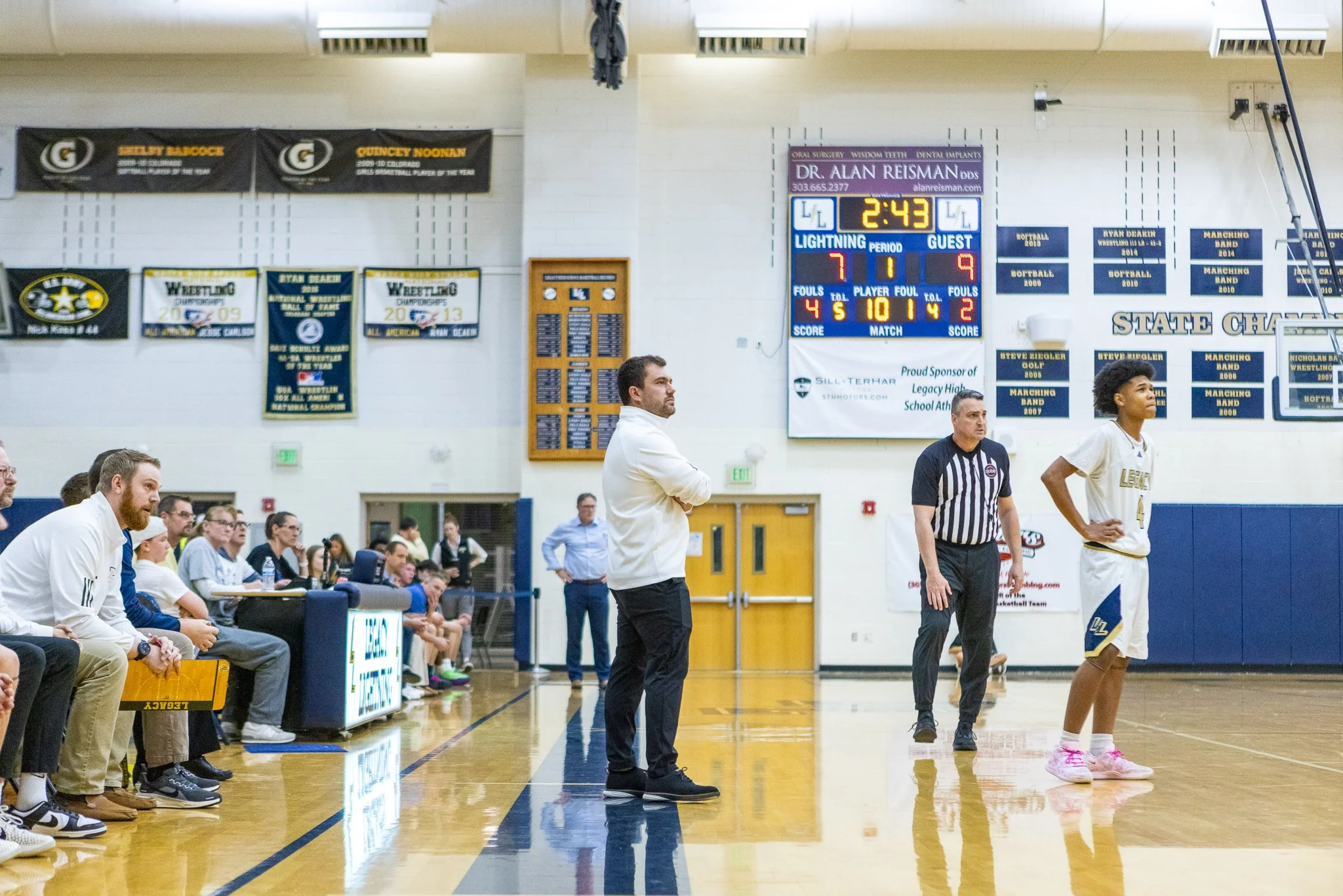 LHS vs Broomfield BBall-5.jpg