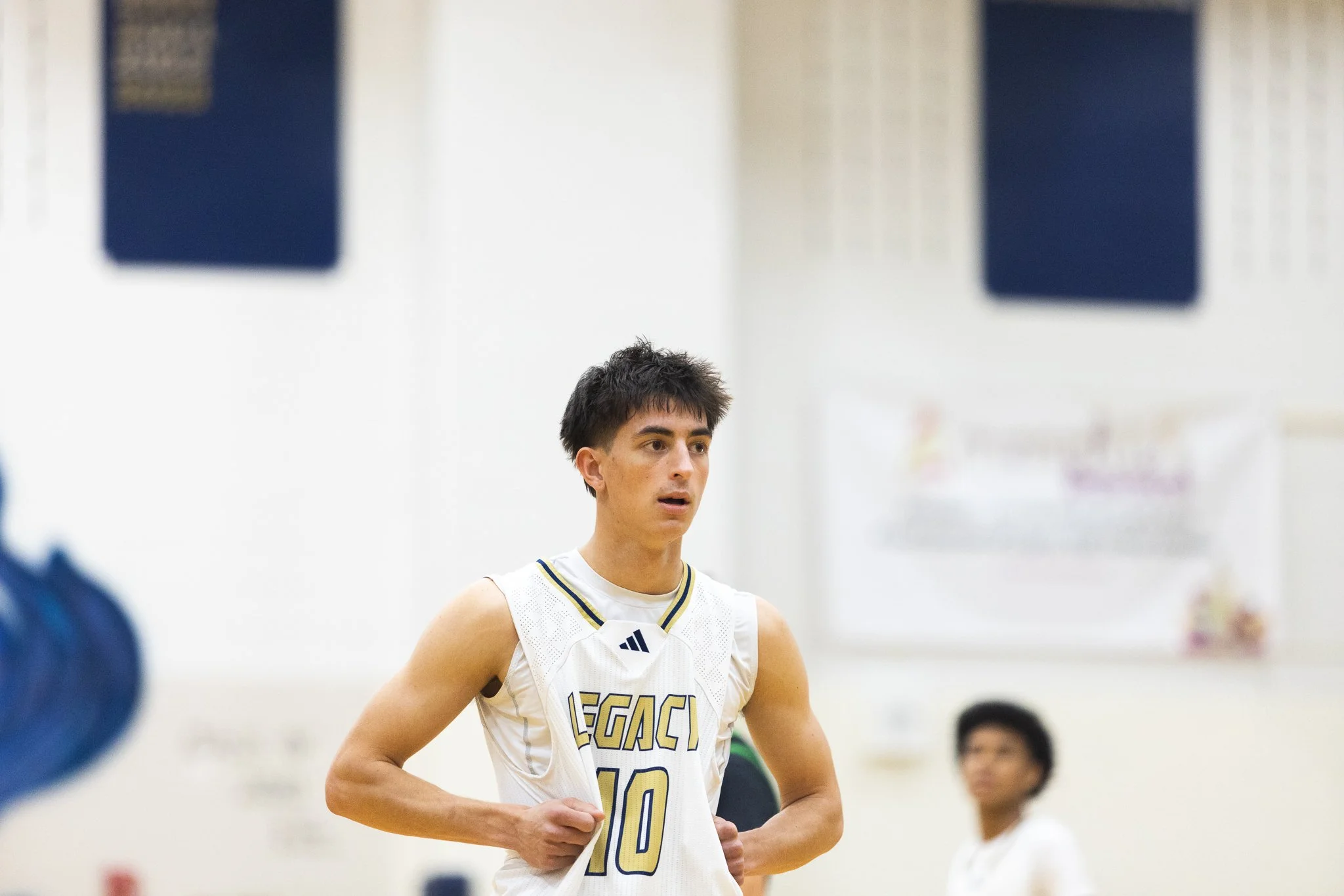 LHS vs Broomfield BBall Niwot-7.jpg