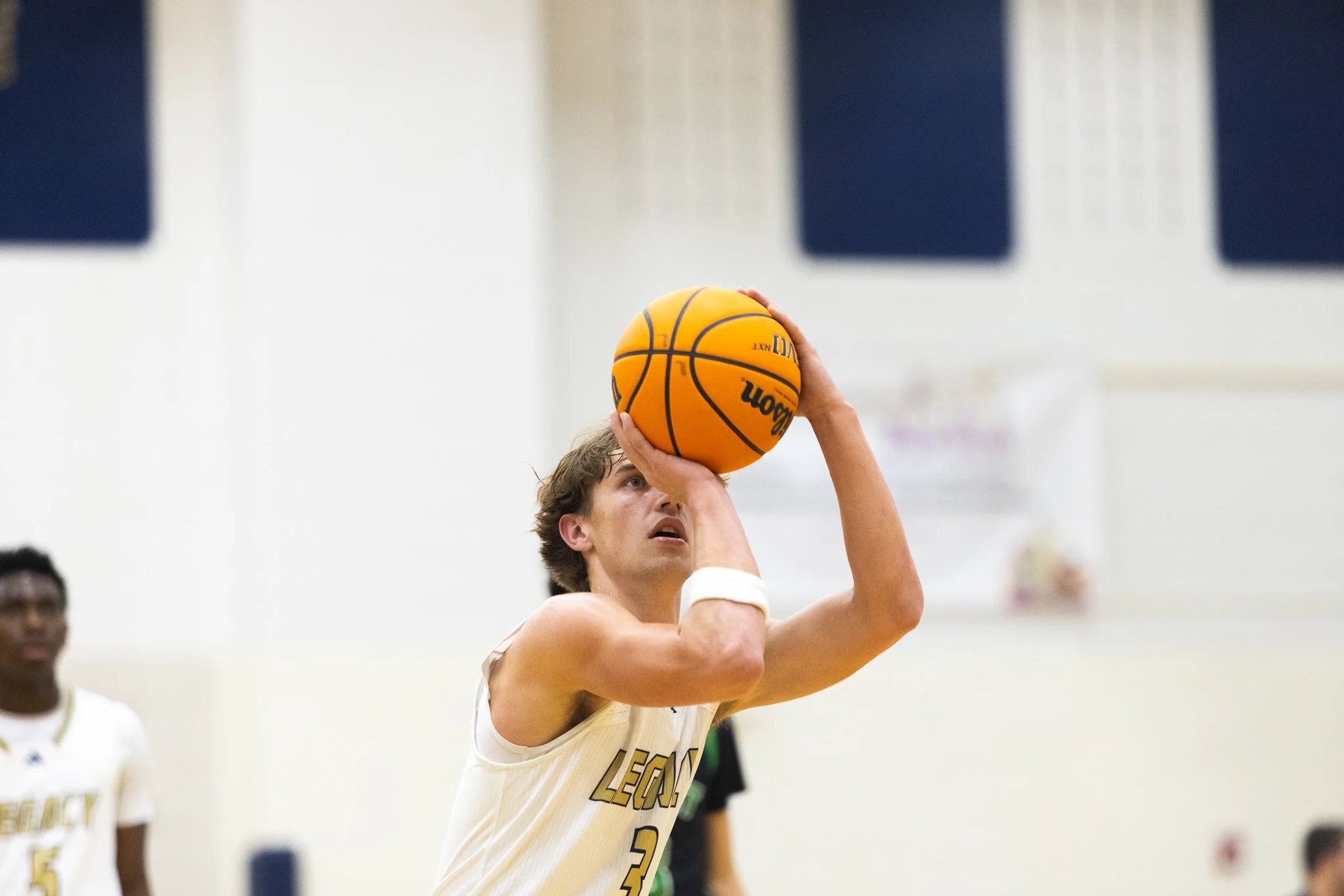 LHS vs Broomfield BBall Niwot-5.jpg