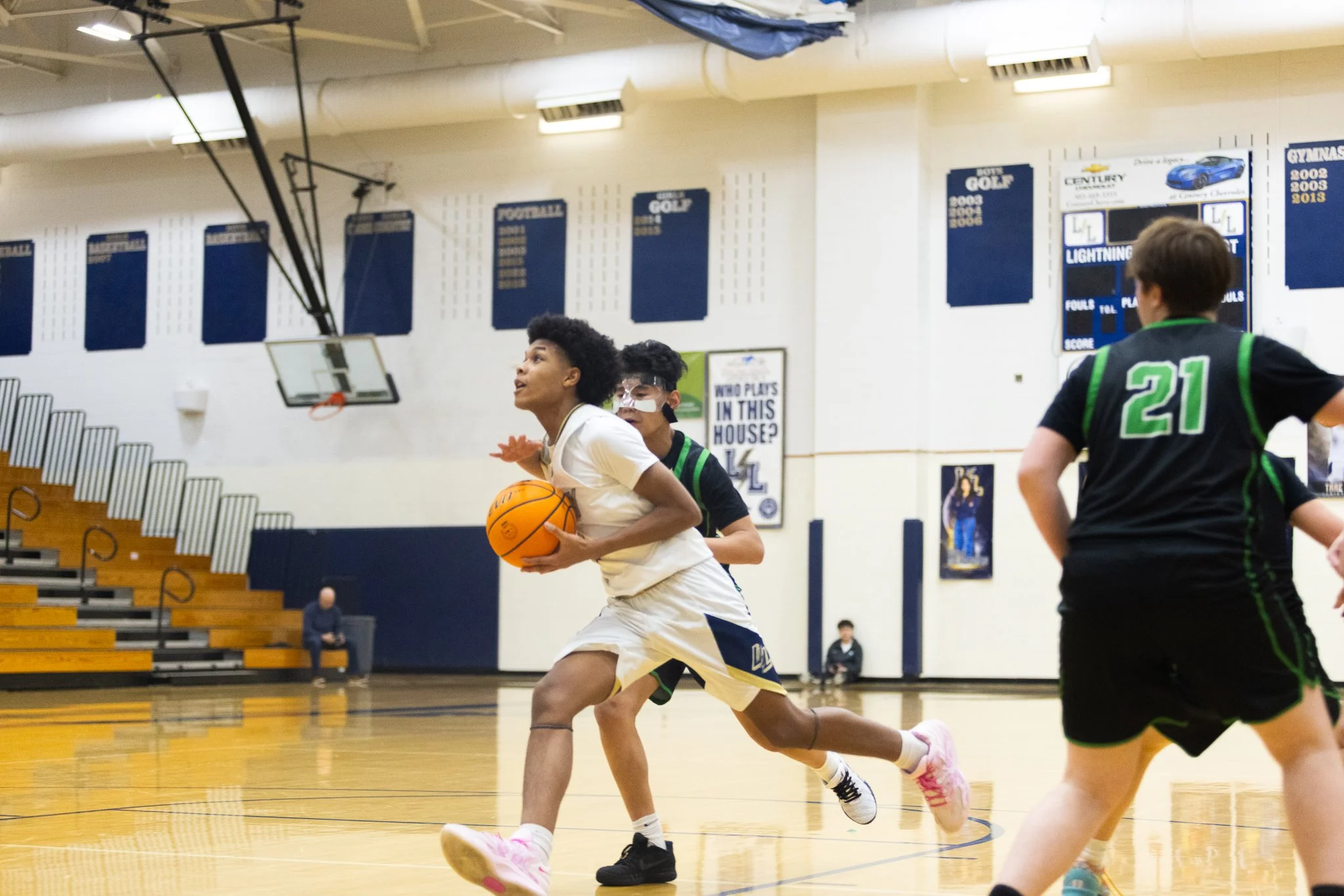 LHS vs Broomfield BBall Niwot-4.jpg