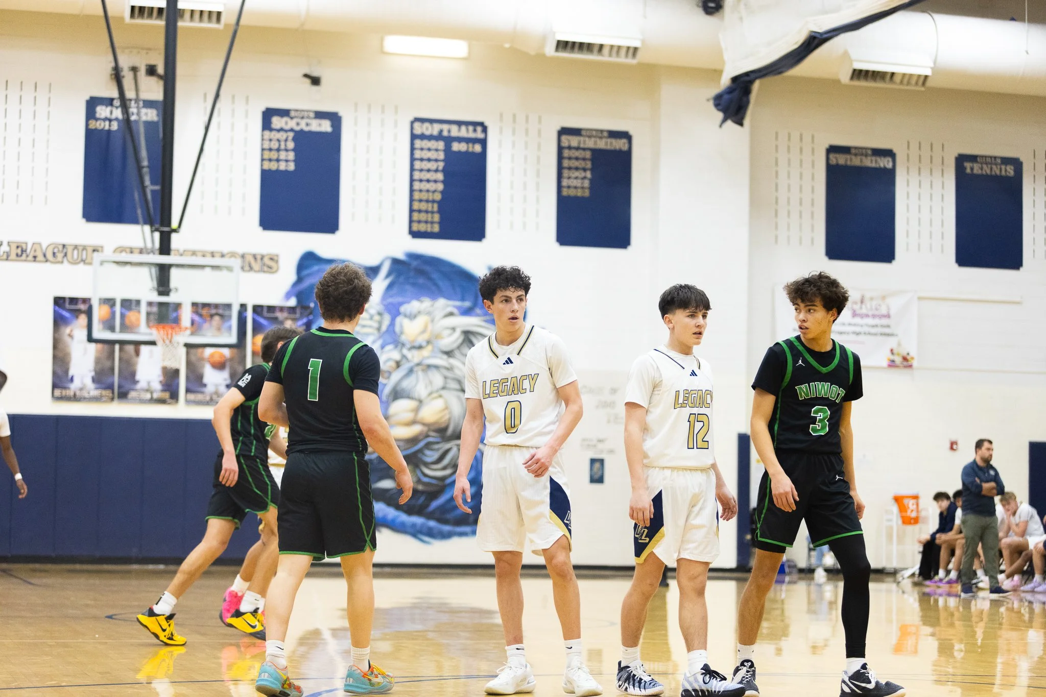 LHS vs Broomfield BBall Niwot-6.jpg