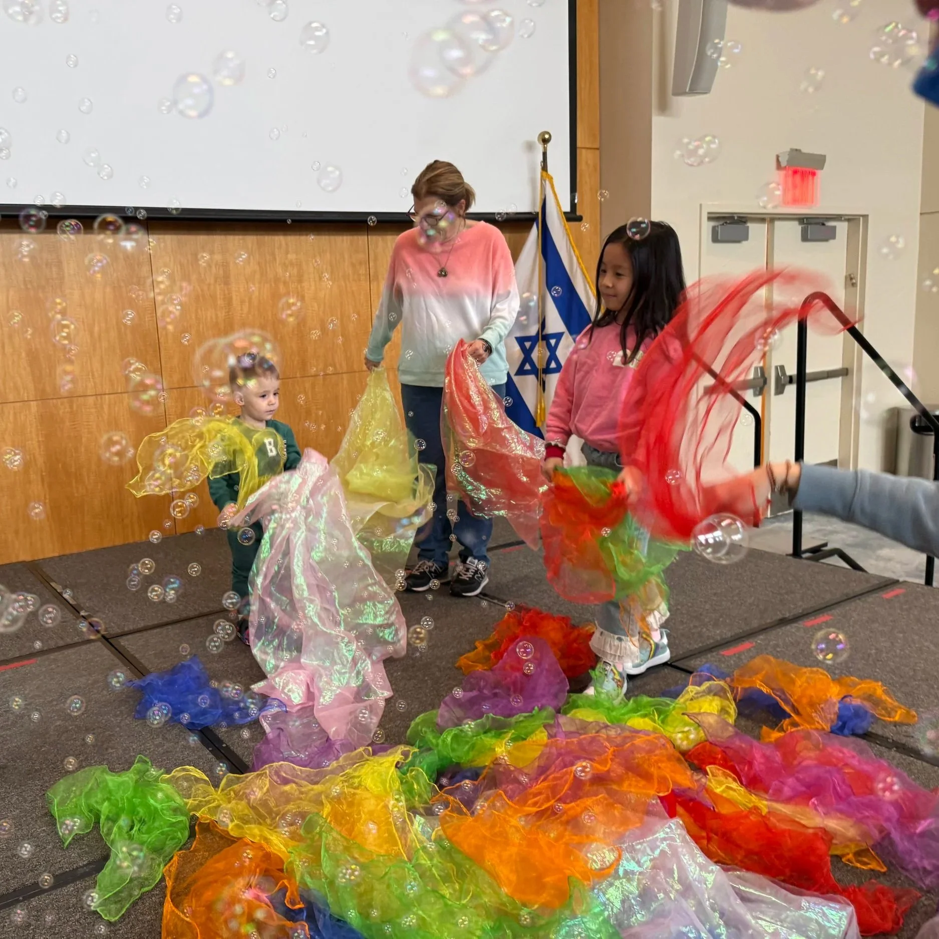 mazel tots early literacy class