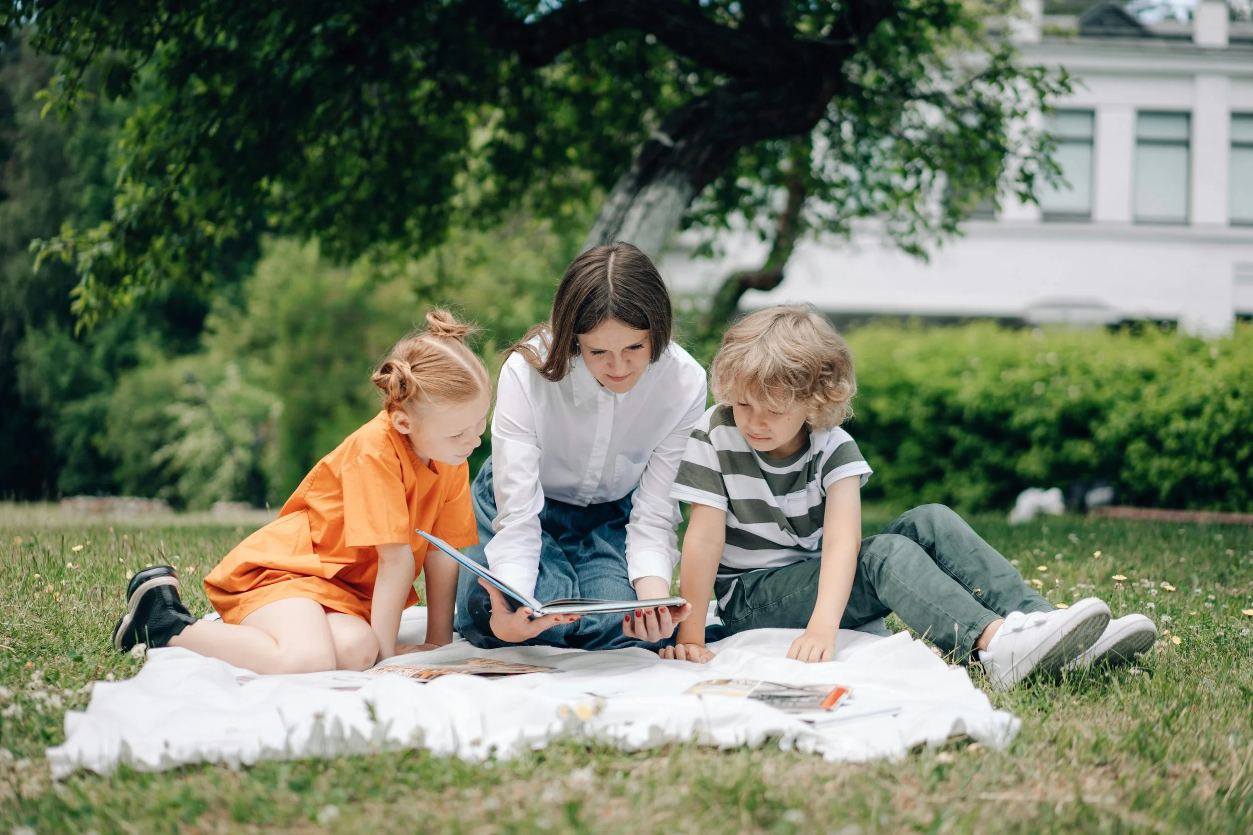 The Childhood Traditions Ideas - a pdf dowloadable
