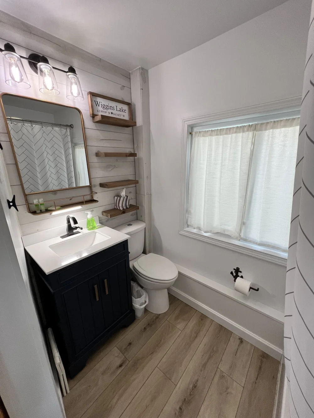 Vinyl Flooring Central Tile & Terrazzo Flooring Contractor