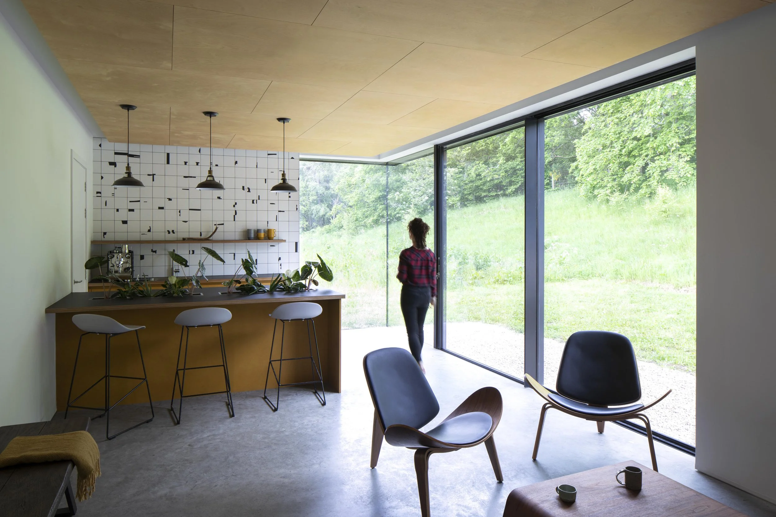 Bunchrew_4595-ME_with person-3857x2571.jpg