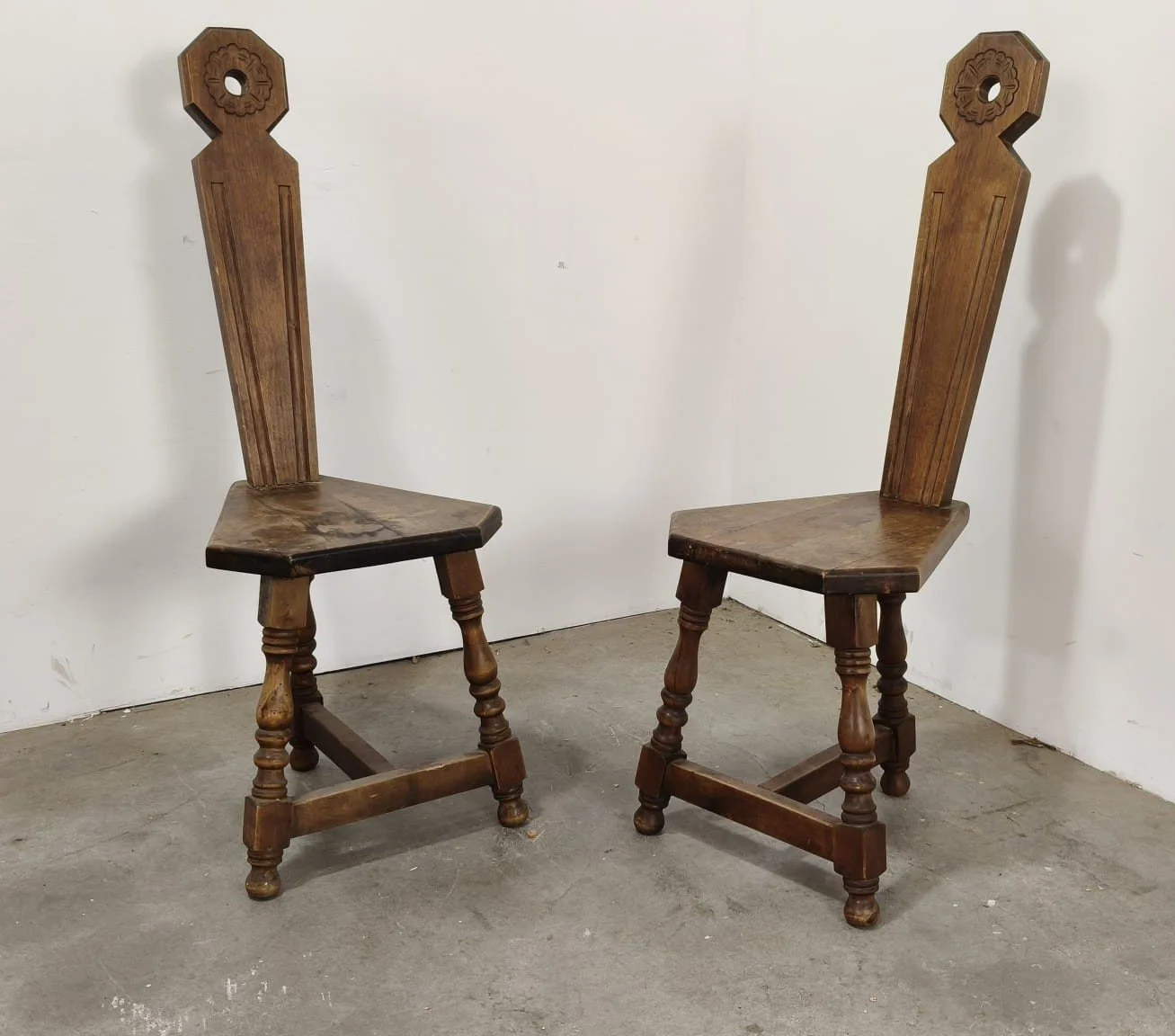 Farmhouse style tripod stools