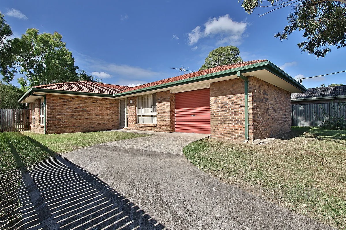 24 Hartley Cres
