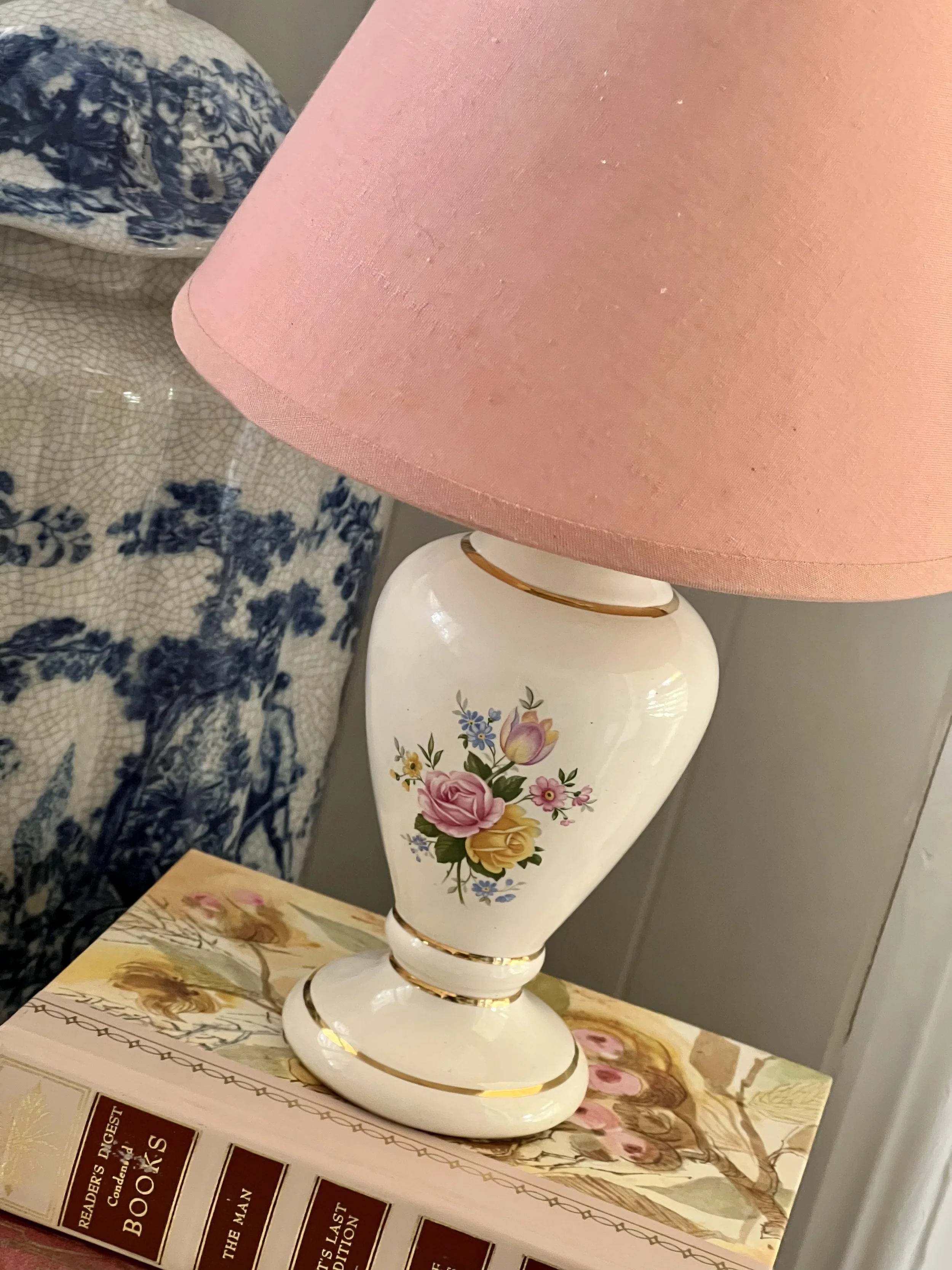 Vintage Floral Lamp with shade