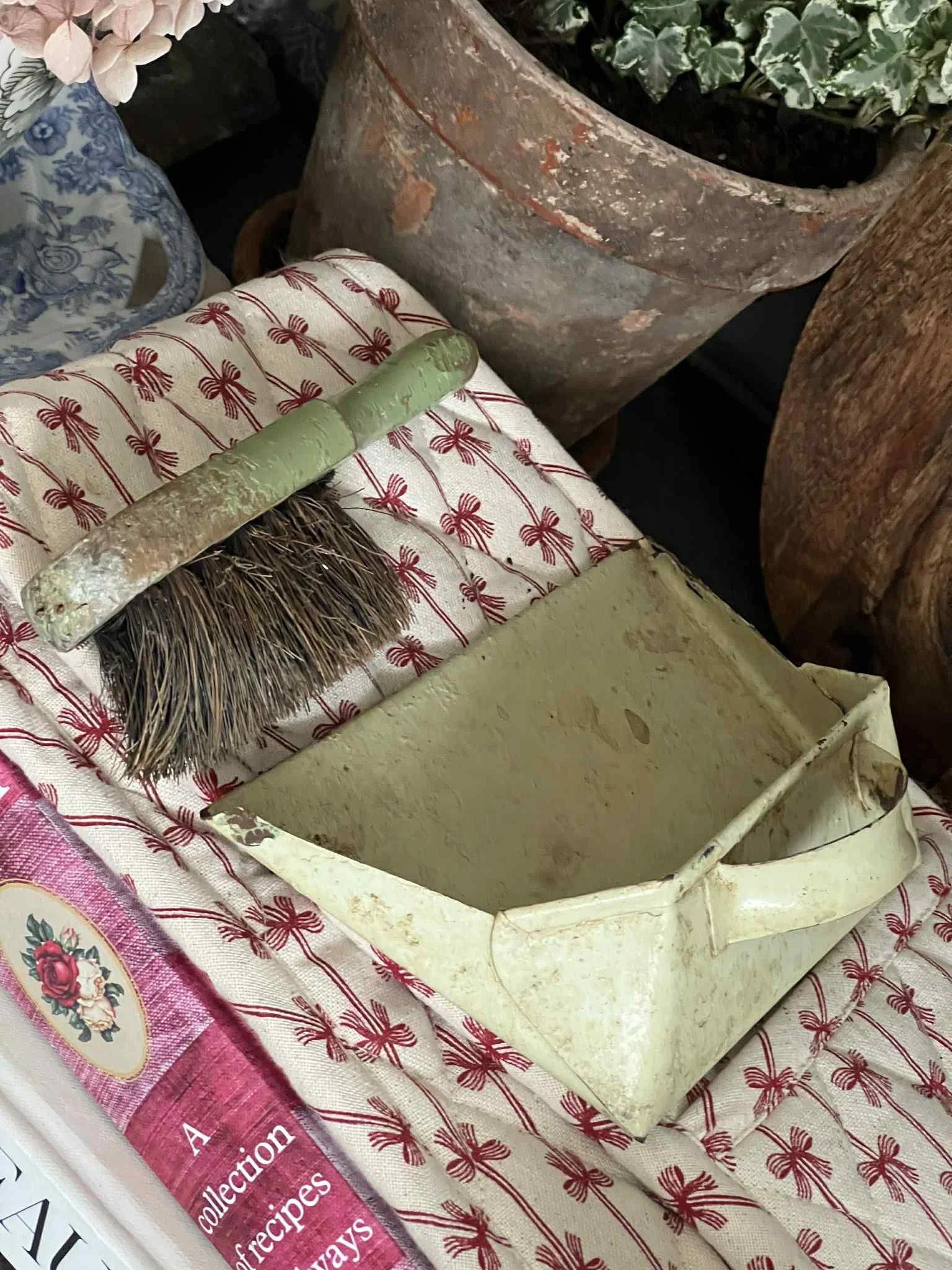 Vintage Green Dustpan & Brush