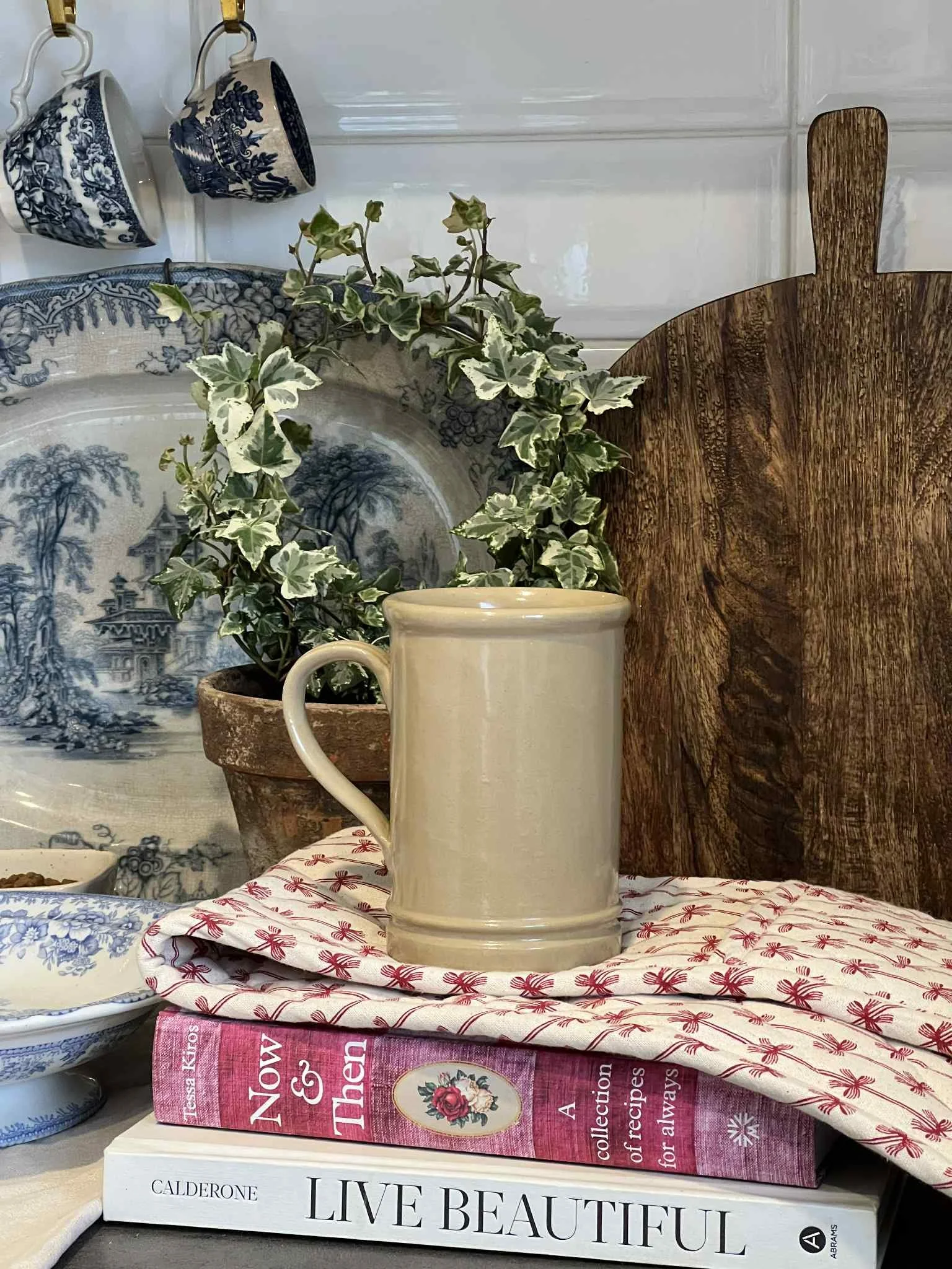 Vintage English Beige Utensil Holder