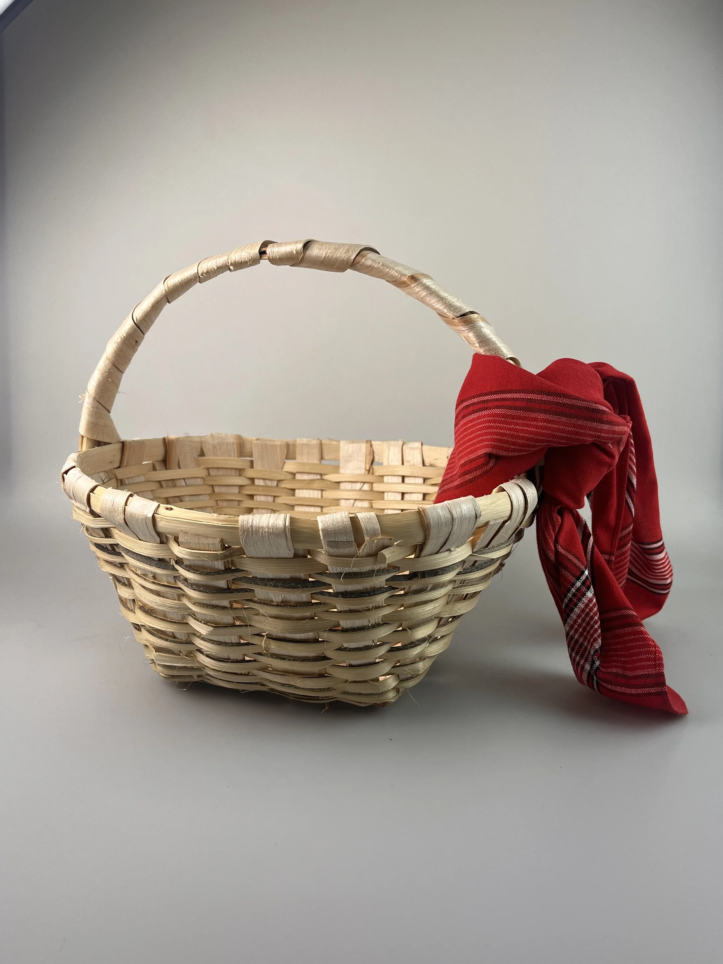 Rustic wood baskets, single handle