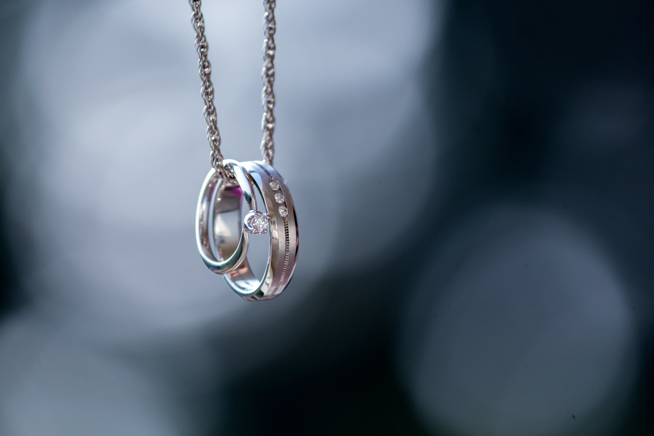 Zilveren bruiloft - Zilveren sieraden - Ring ruilen - als teken van vernieuwing van de huwelijksgeloften