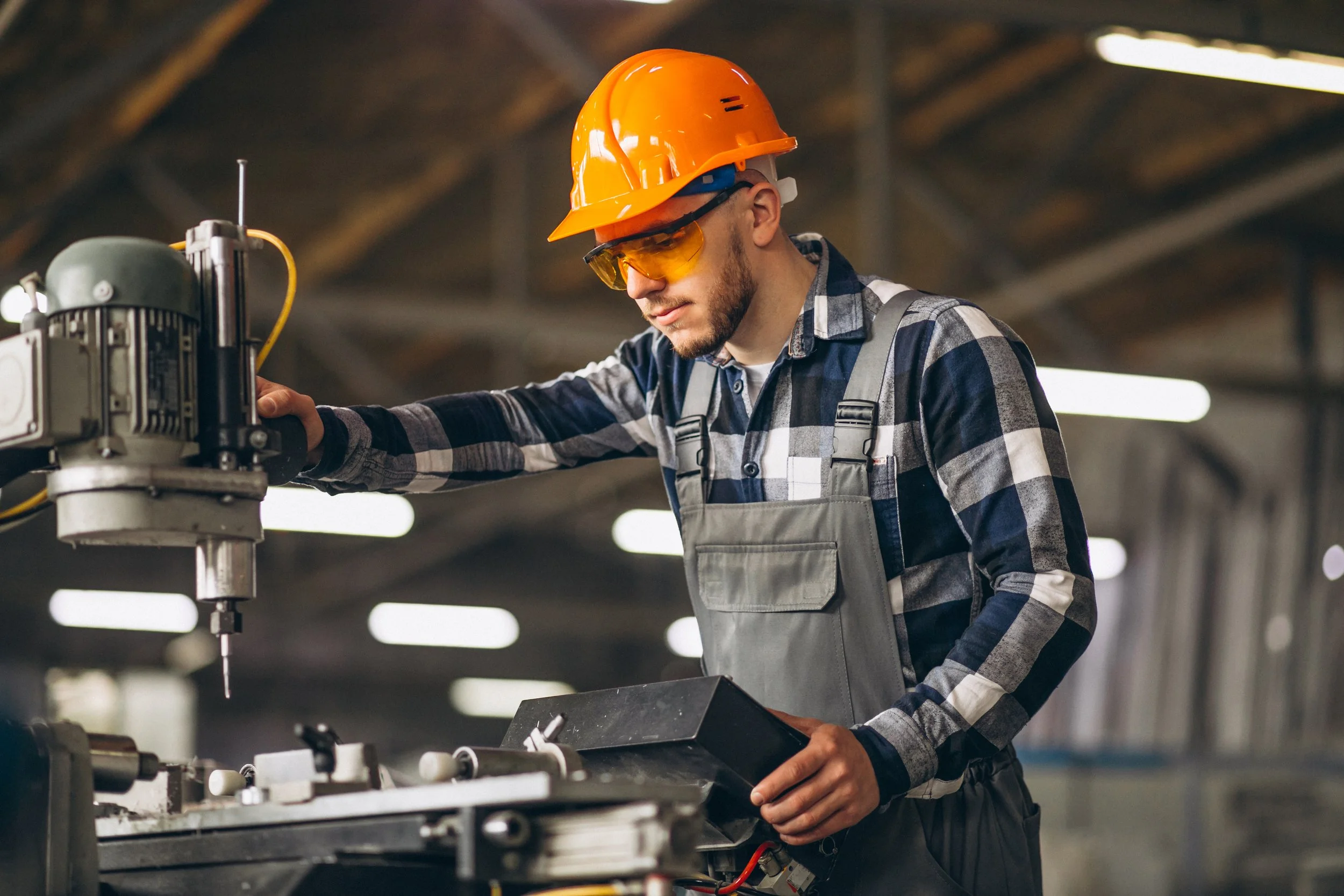 The Small Manufacturer Advantage: Why More Buyers Are Choosing Small Over Big