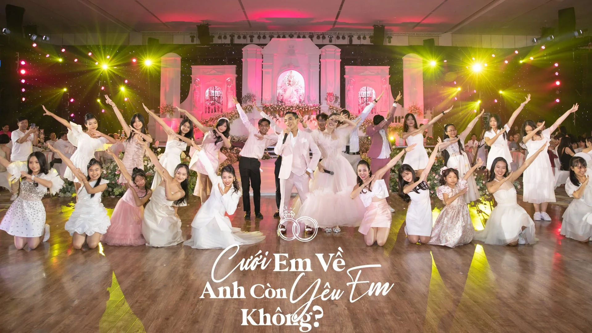 Cuoi Em Ve Anh Con Yeu Em Khong? | Khanh Thi & Phan Hien | Wedding Film