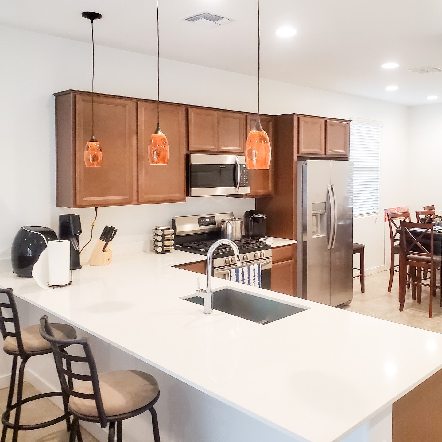 Imagine starting your mornings with a cozy cup of coffee ☕️ in this adorable kitchen. Pure perfection. 💕 

Now available for rent&mdash;don&rsquo;t miss out! 

#rental
