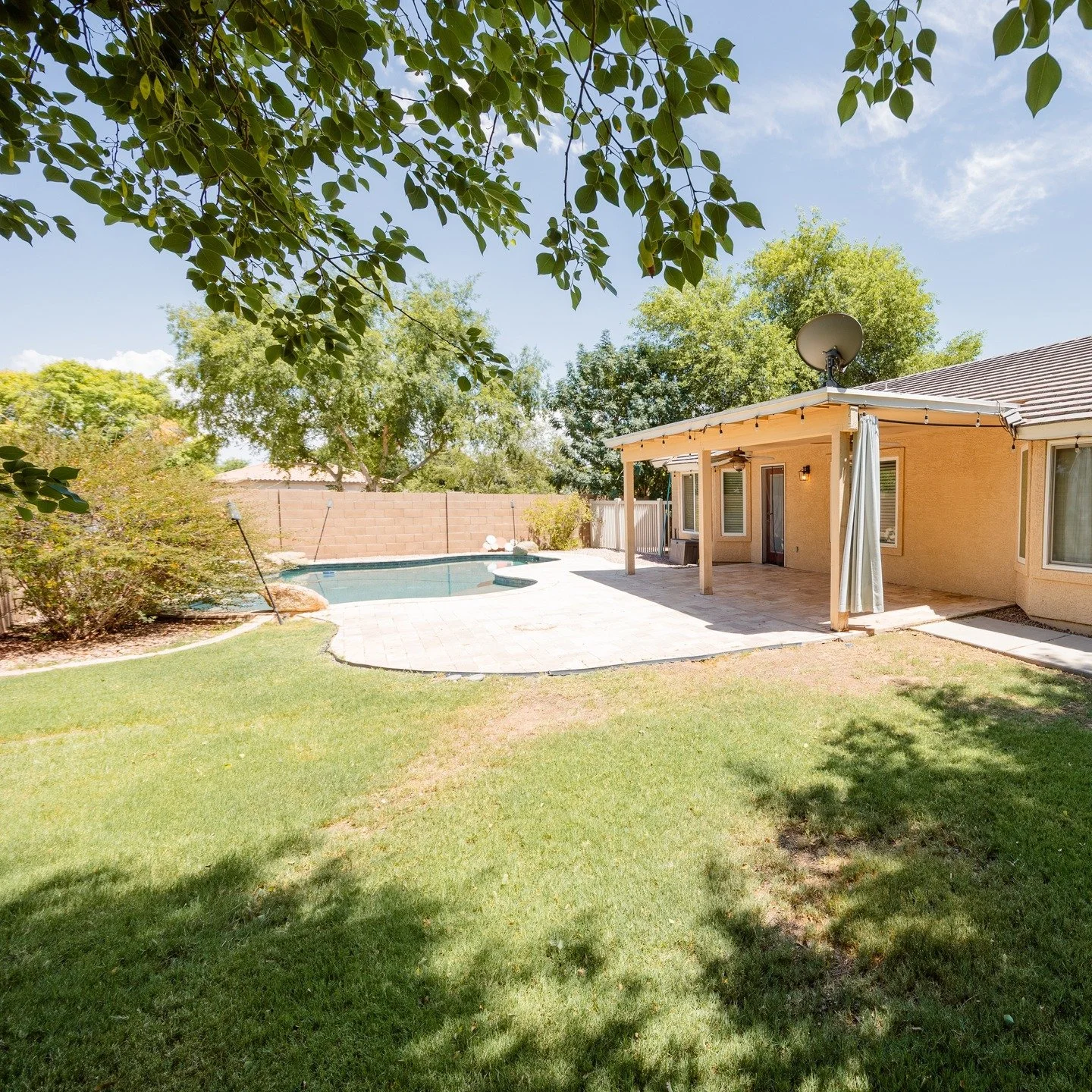 It&rsquo;s the first day back to school for many local families &mdash; but we&rsquo;re still busy with showings and chatting with new property owners about how we can help! We love this season. ☀️📚

Summer may be winding down, but fresh listings ar