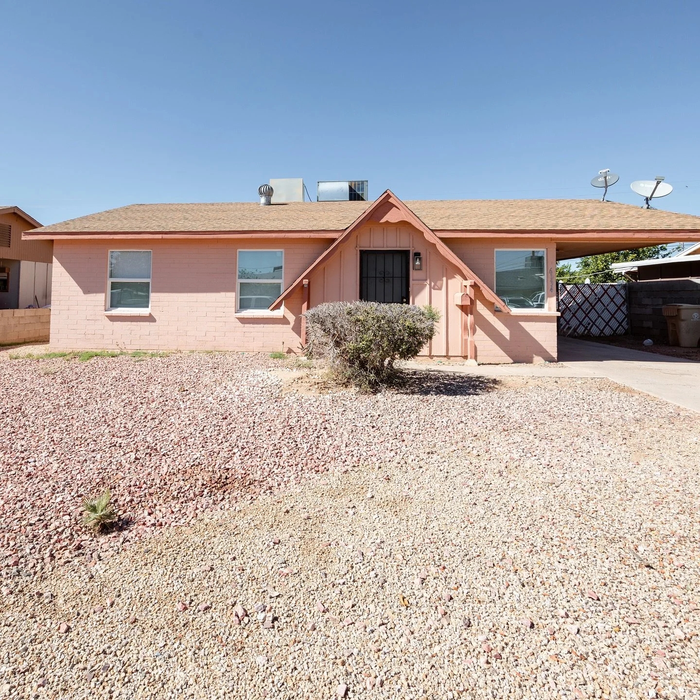 Another beautiful home, ready for its next tenants! We take pride in helping property owners find reliable renters and keeping homes like this one in top shape. 

Property management made simple, so you can relax knowing your investment is in good ha