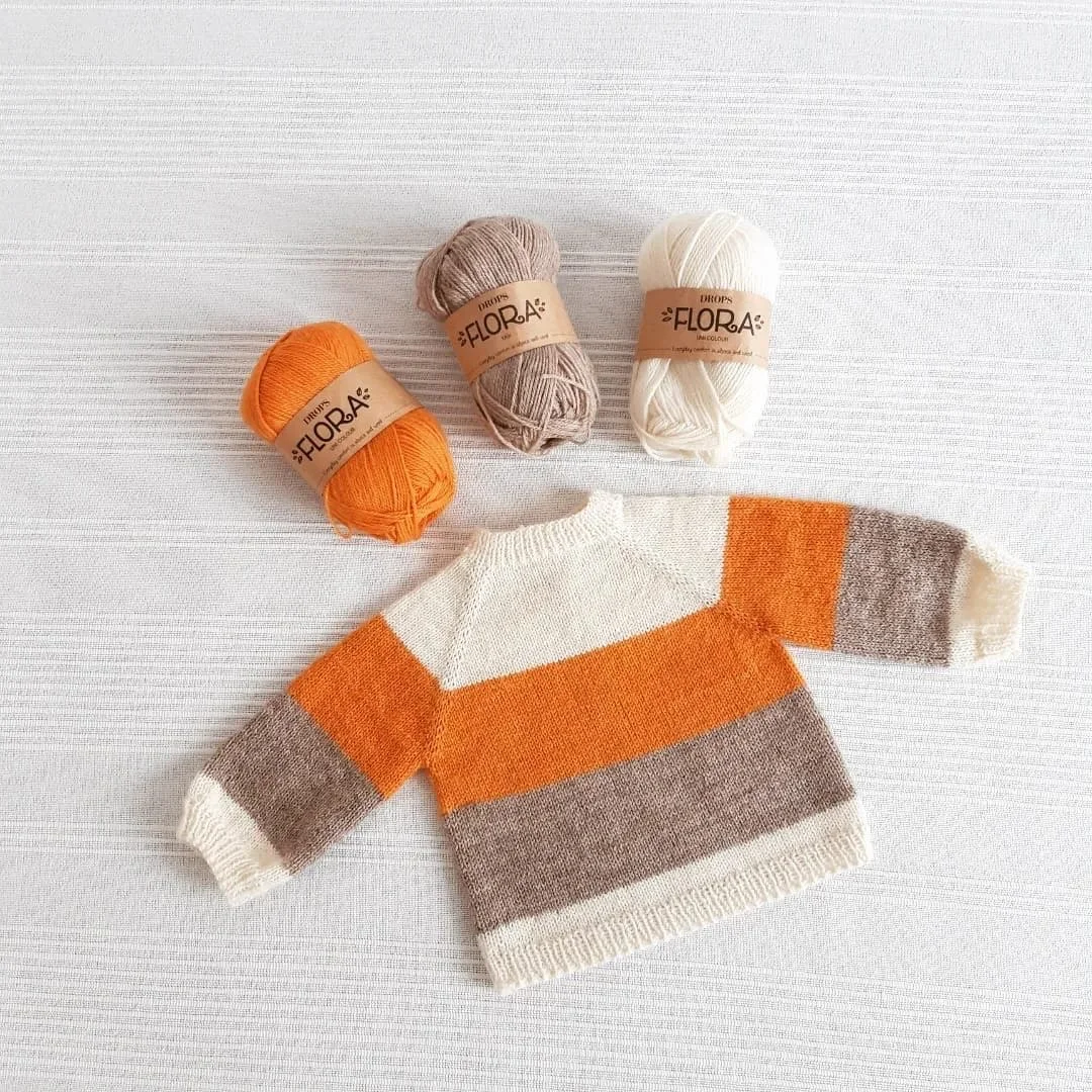 🎯 🎯 🎯 Et voici le petit pull Bébé Michelle interprété par ma fidèle @mulaurrous !! Une bien jolie version, j’adore… 
🌈 Je propose ce modèle en fil Candide @dererumnatura (mélange de m