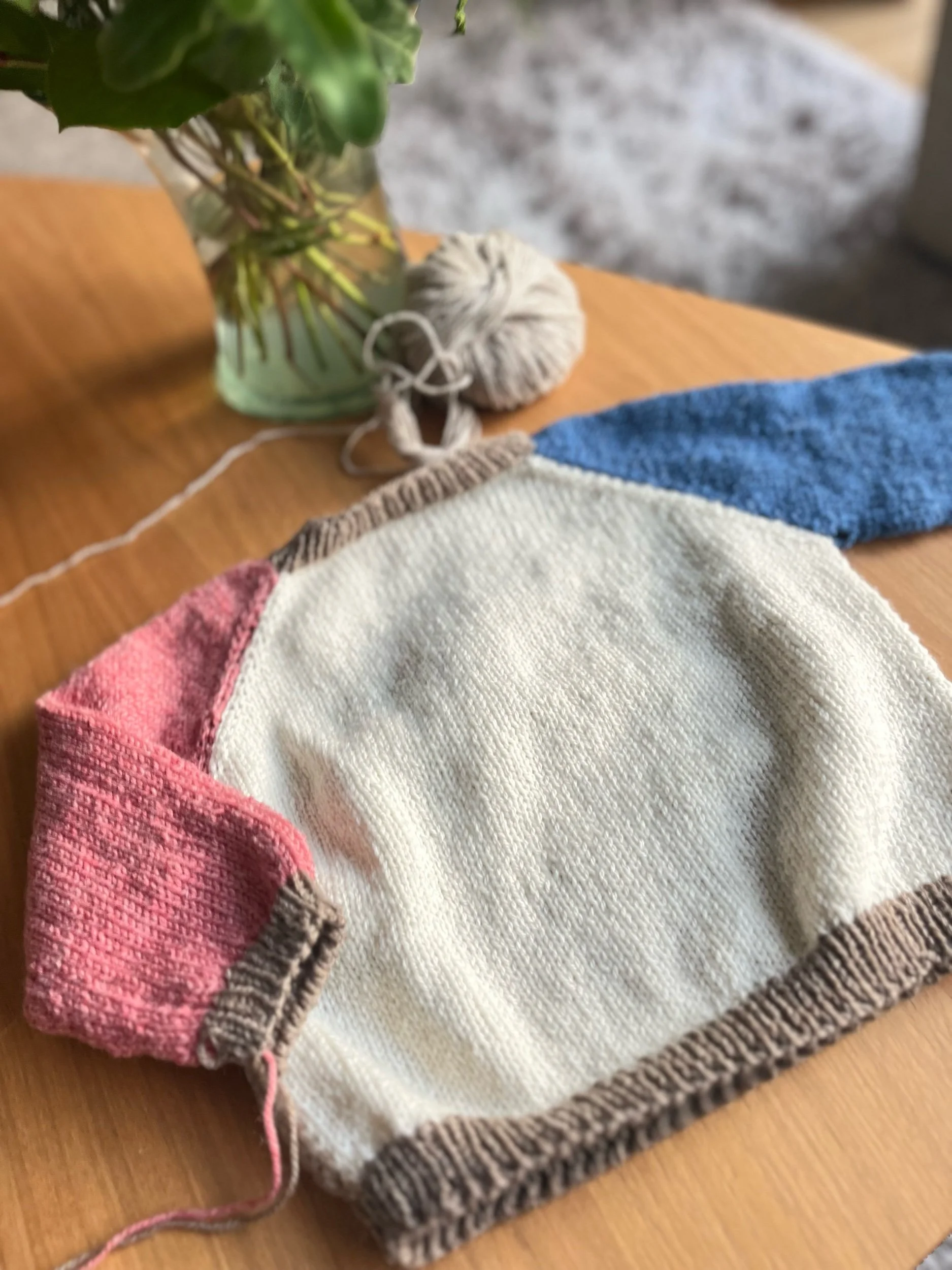 pull enfant Charlotte patron tricot intarsia color block - version 5 couleurs