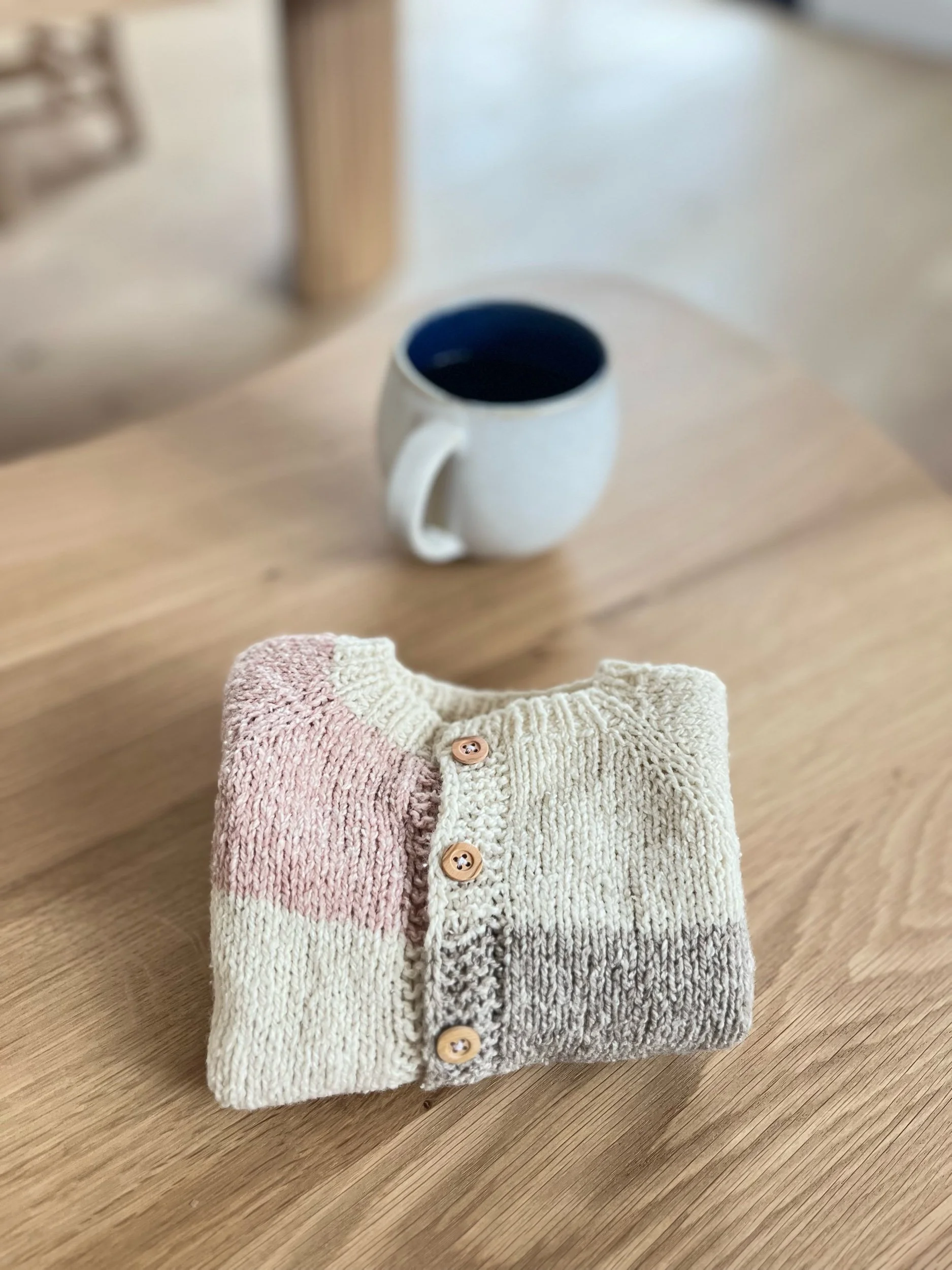 gilet bebe brigitte tricot main.jpeg