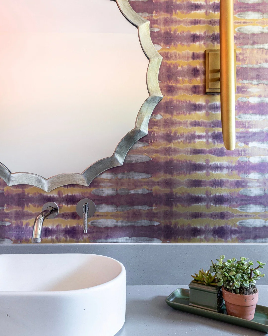 Our secret to flawless finishing touches? Jamie Young. ⁠
⁠
When selecting furnishings, lighting, and statement decor for our clients, we look for pieces that are both timeless and artfully considered, telling a story throughout the space. @jamieyoung