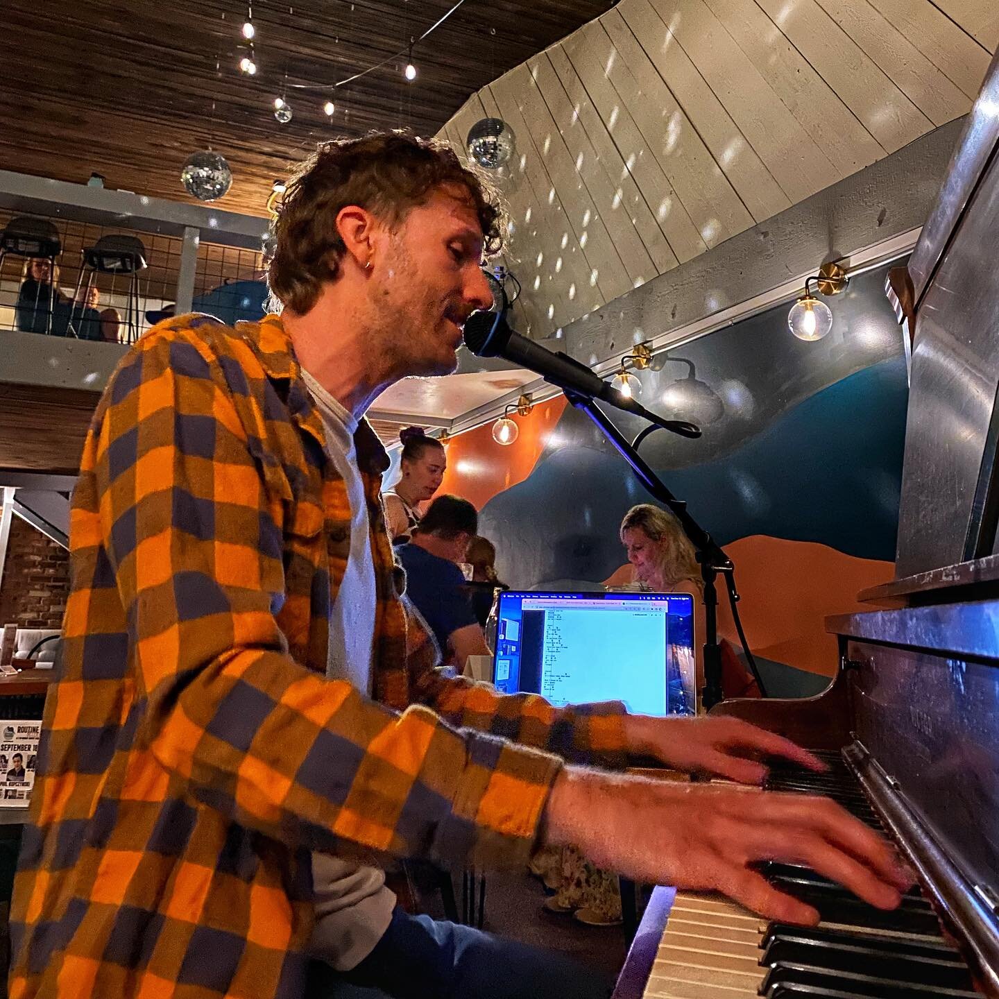 All Request Show on the piano at 7pm-late every Wednesday! Grab your friends, join Chris @chrismcrow and our team this week for some cozy cozy vibes! 🍂🍁🌨️